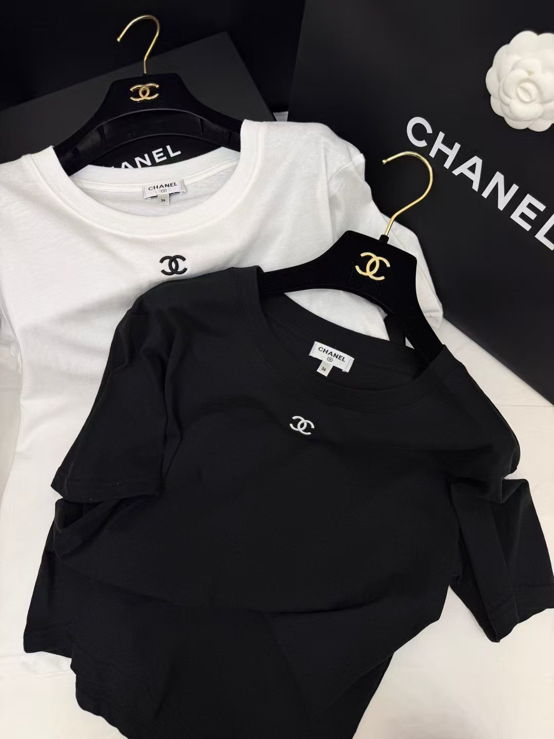 [TOP] CHANEL T-shirt - Black