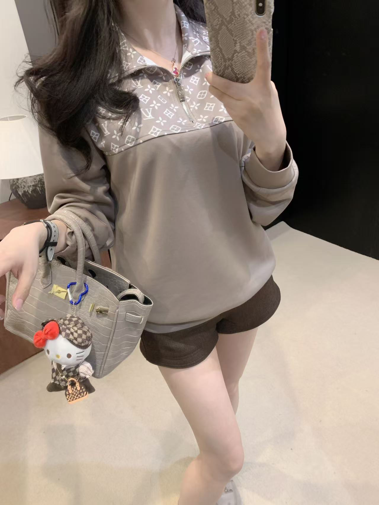 [TOP] Louis Vuitton LV Stand Collar Half-Zip Pullover Sweatshirt - Gray