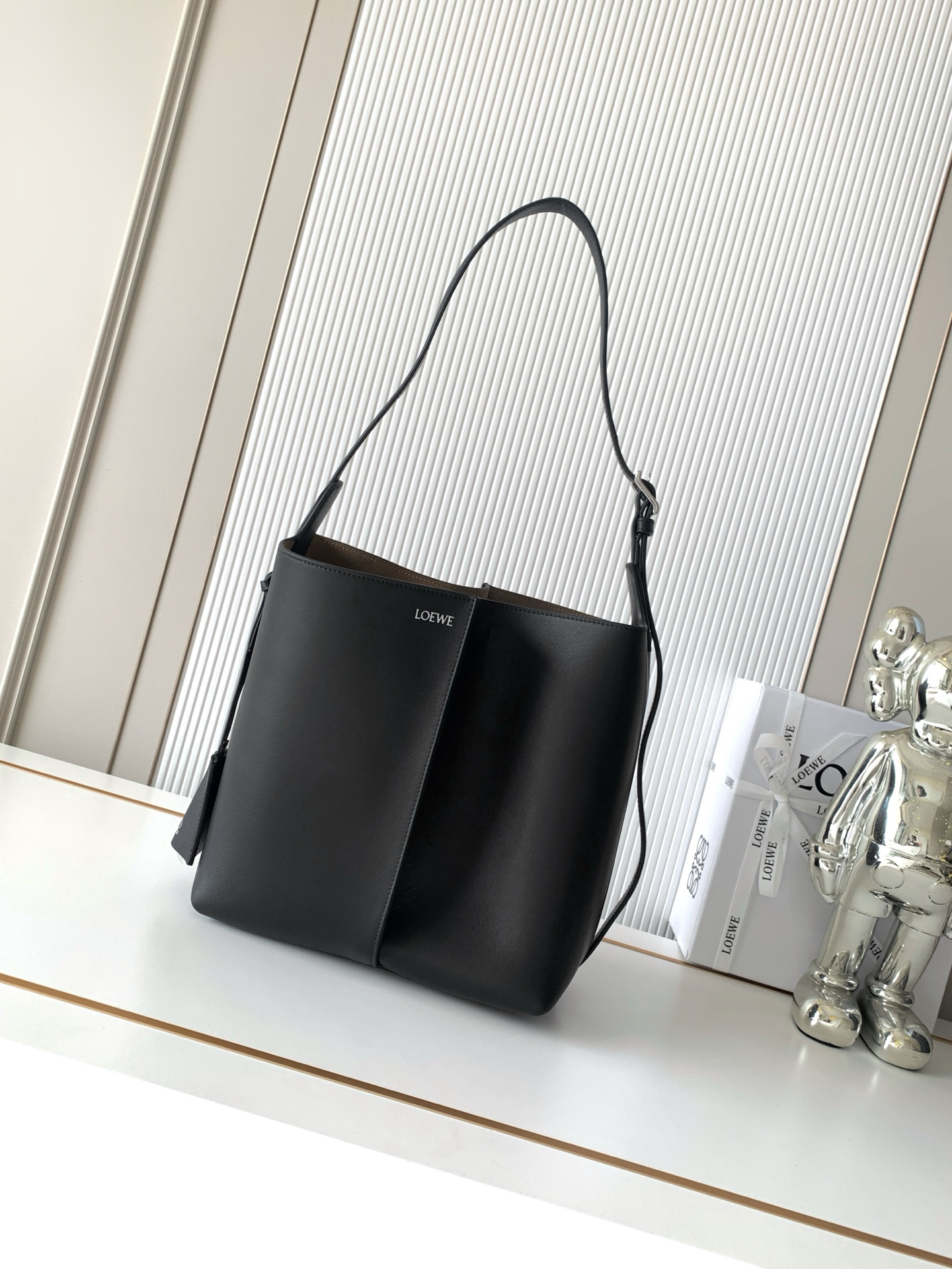 [TOP] LOEWE Bilbao Bag Bucket Bag 25*24*13CM - Black - 711 Luxury