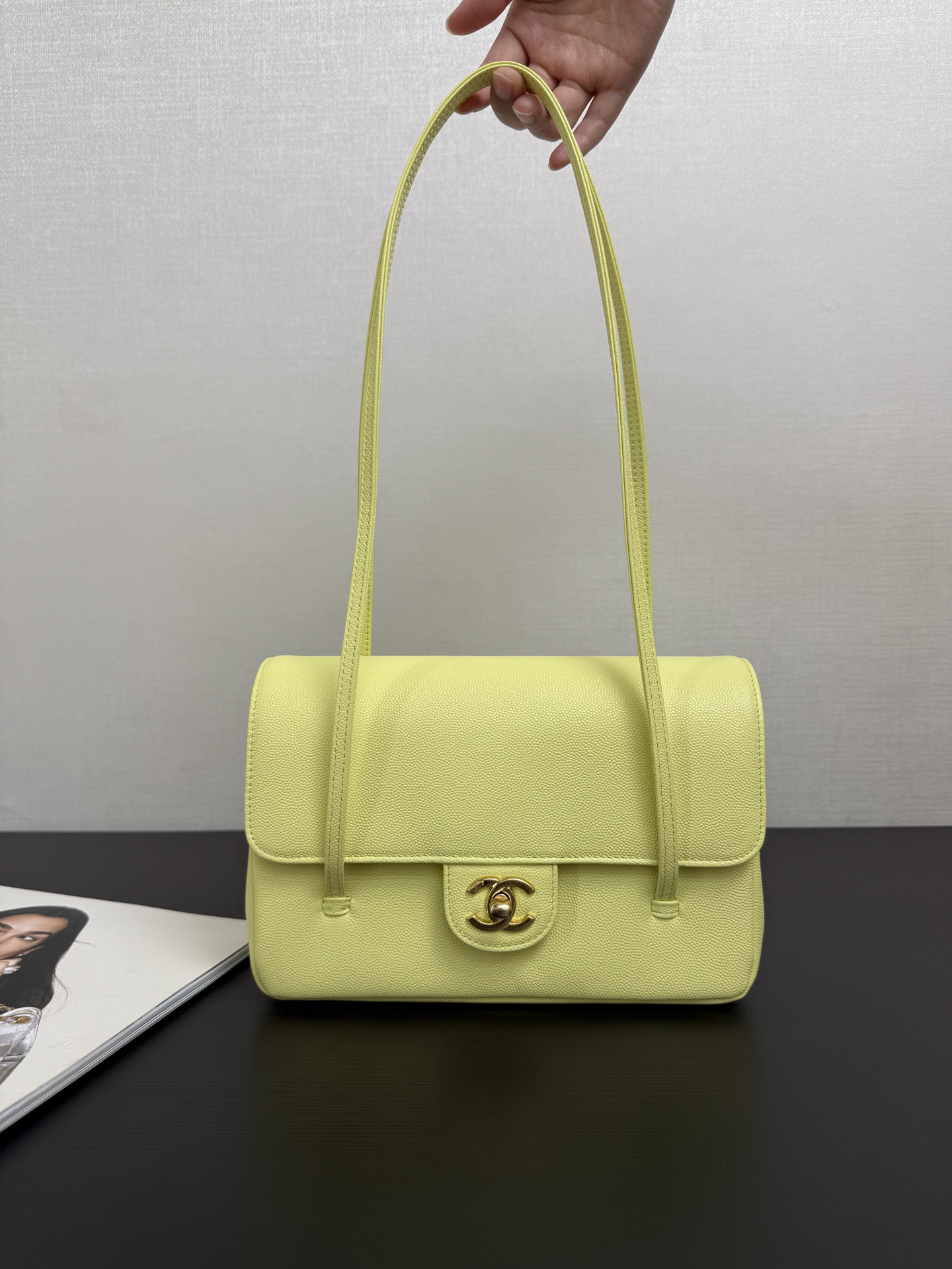 [TOP] CHANEL Preppy Coco Shoulder Bag 22x16x6cm - Yellow & GHW