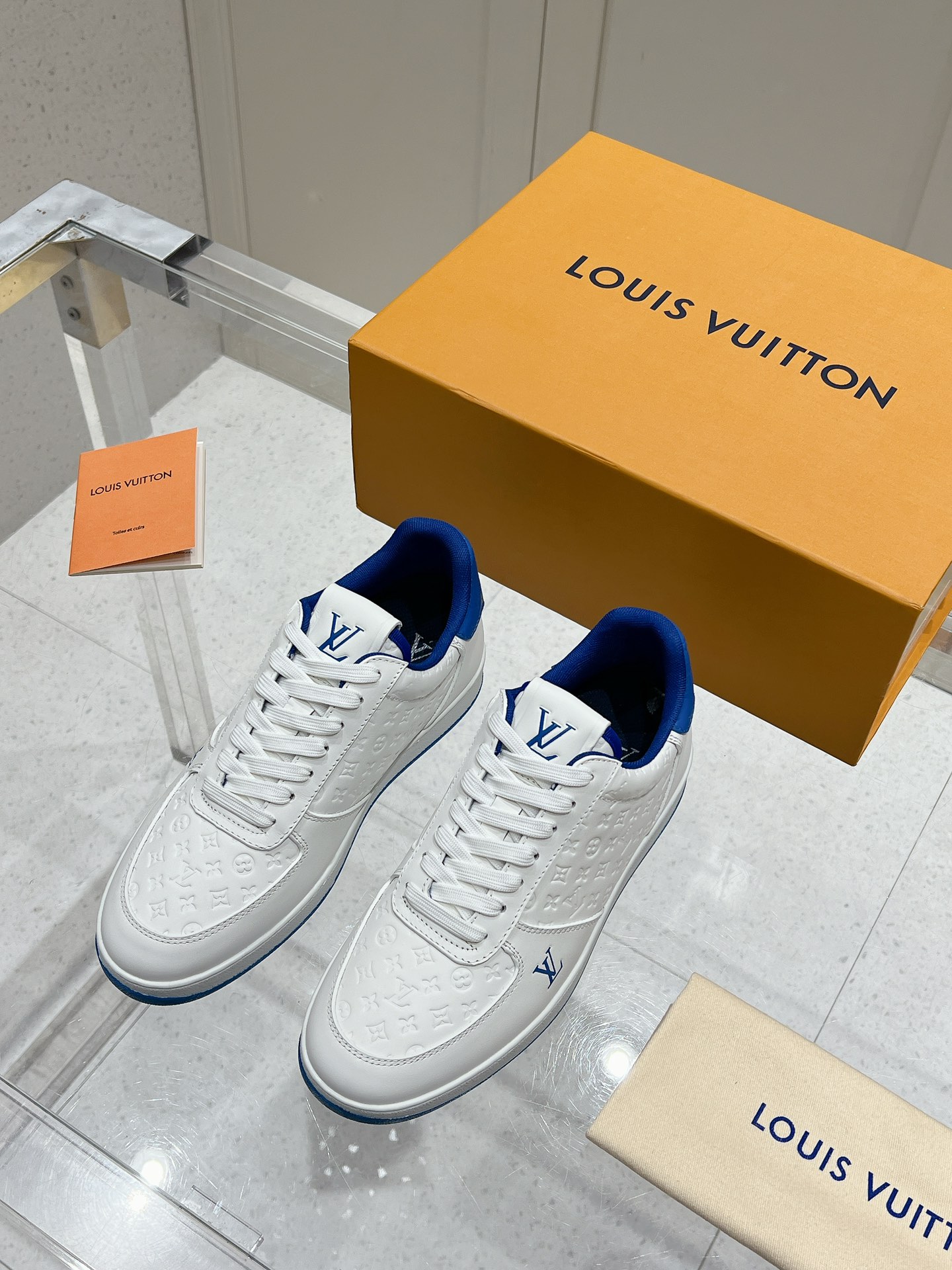 [TOP] Louis Vuitton LV Men's Casual Shoes - White and Blue - 711 Luxury
