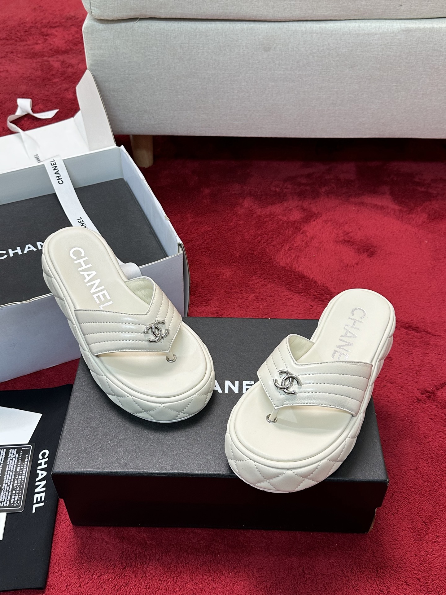 [TOP] CHANEL Sandals - White