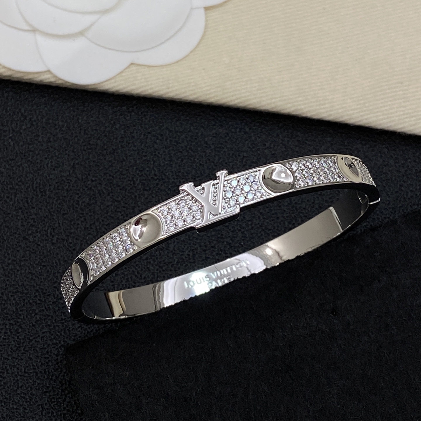 [TOP] Louis Vuitton LV Bracelet - Silver - 711 Luxury