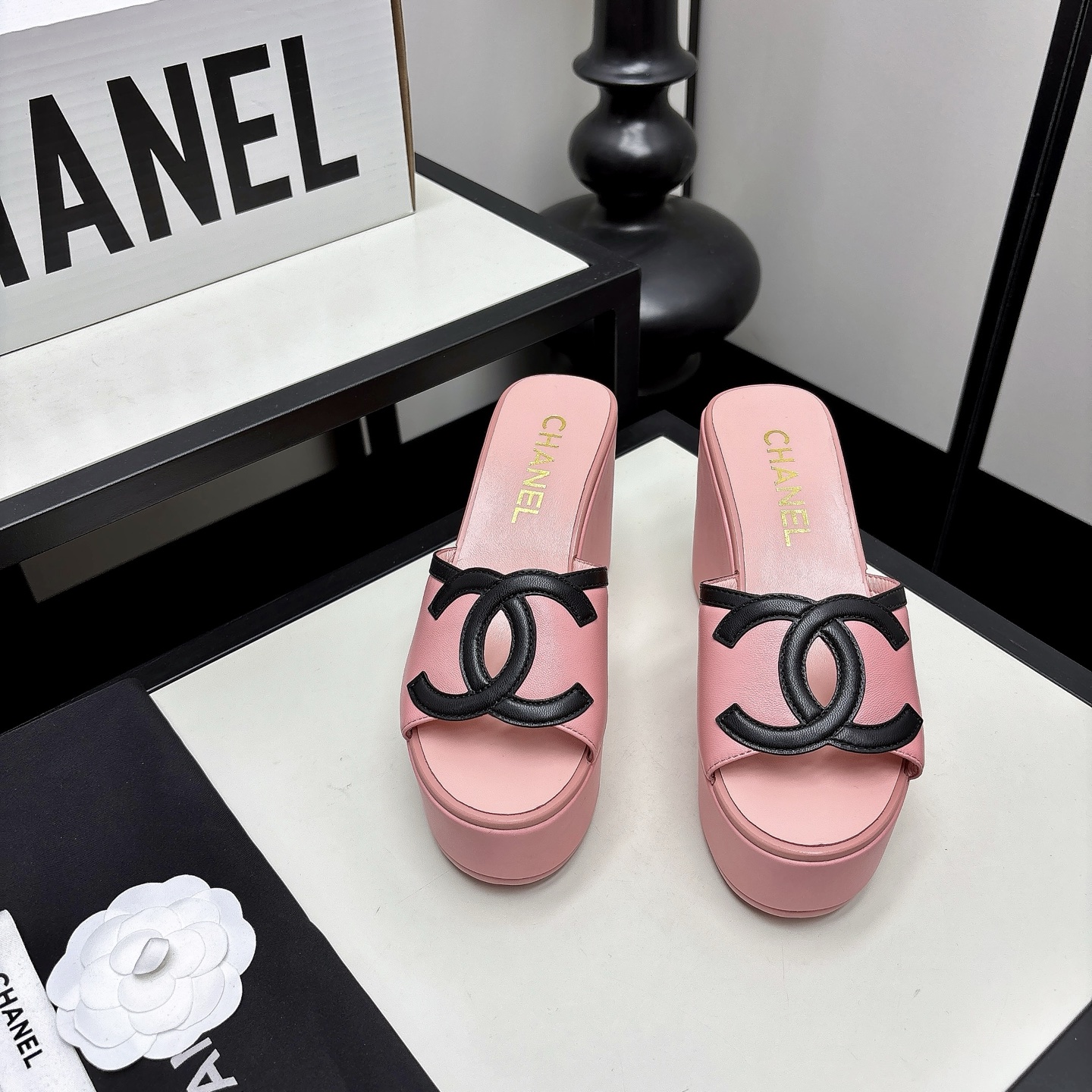 [TOP] CHANEL Slippers - Pink - 711 Luxury