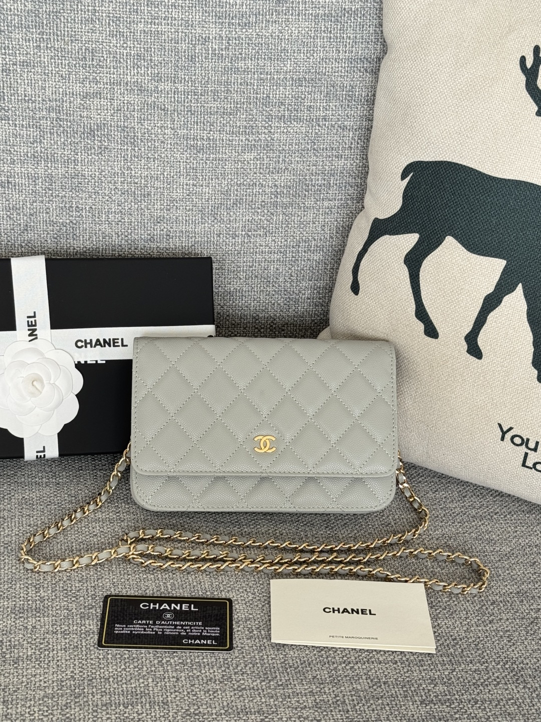 [TOP] CHANEL Woc Bag Cowhide 19x12x3cm - Gray & GHW - 711 Luxury