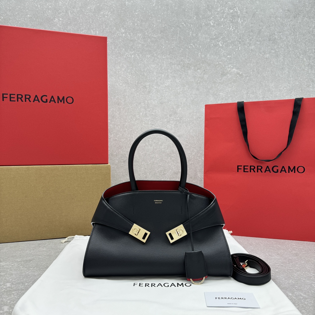 [TOP] Ferragamo Hug Bag Calfskin 32x22x14cm - Black - 711 Luxury