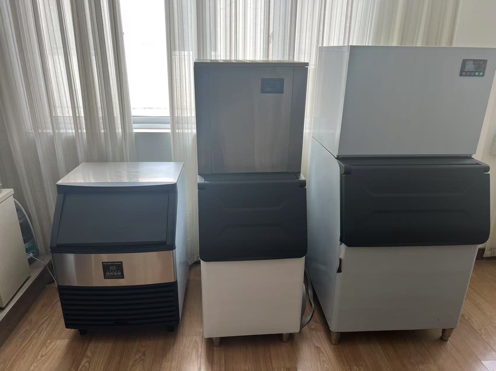 24-hour ice making capacity  140kg ice maker.