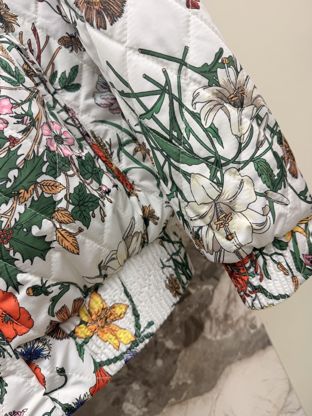 [TOP] GUCCI Floral Cotton-Padded Jacket - White