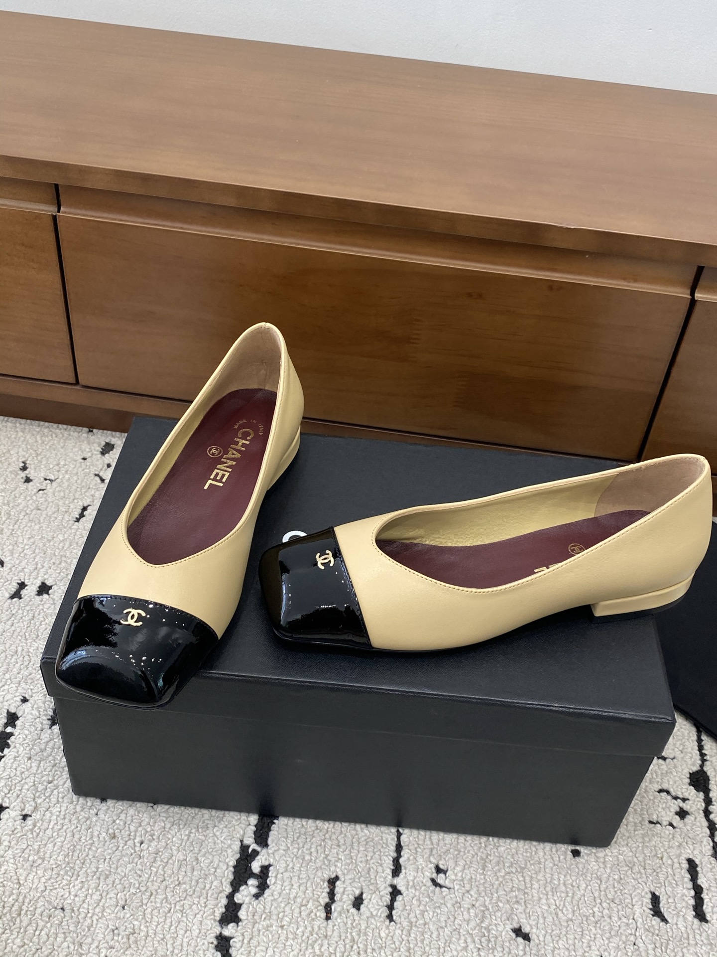 [TOP] CHANEL Flats - Apricot - 711 Luxury