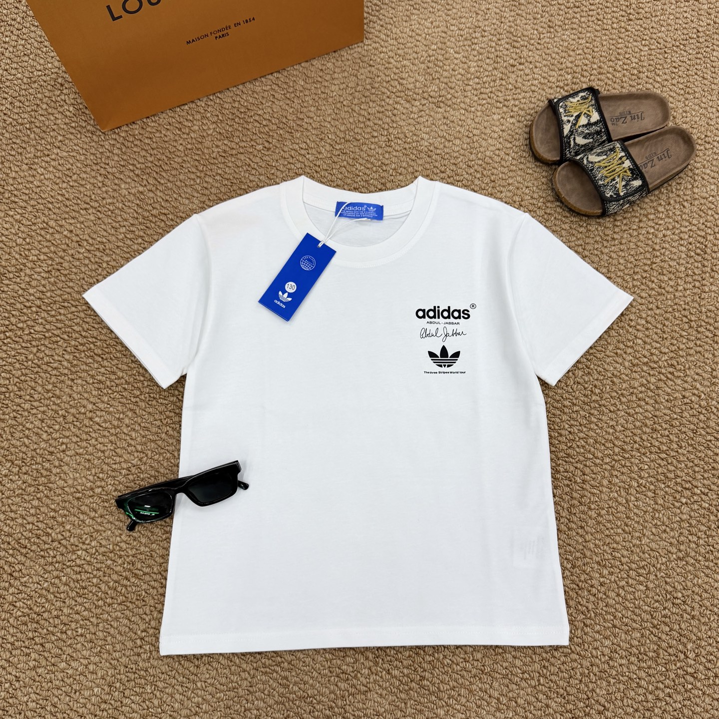 Adidas Unisex Kids Short Sleeve T-Shirt Abdul-Jabbar Signature Globe World Tour Front Back Print Cotton Tee Full Complete Tags Sizes 90-150 Boys Girls Summer Casual Sports Top