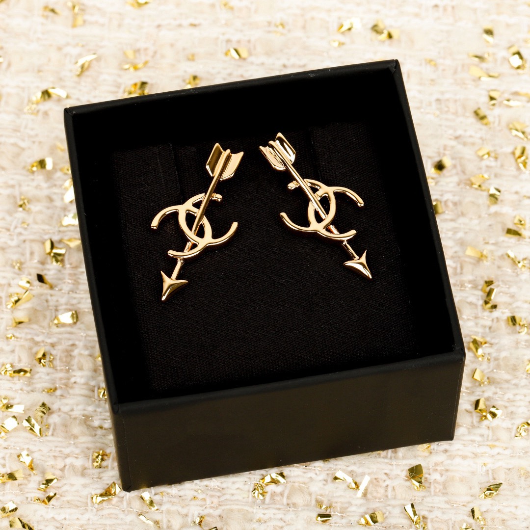 [TOP] CHANEL Earrings - Gold