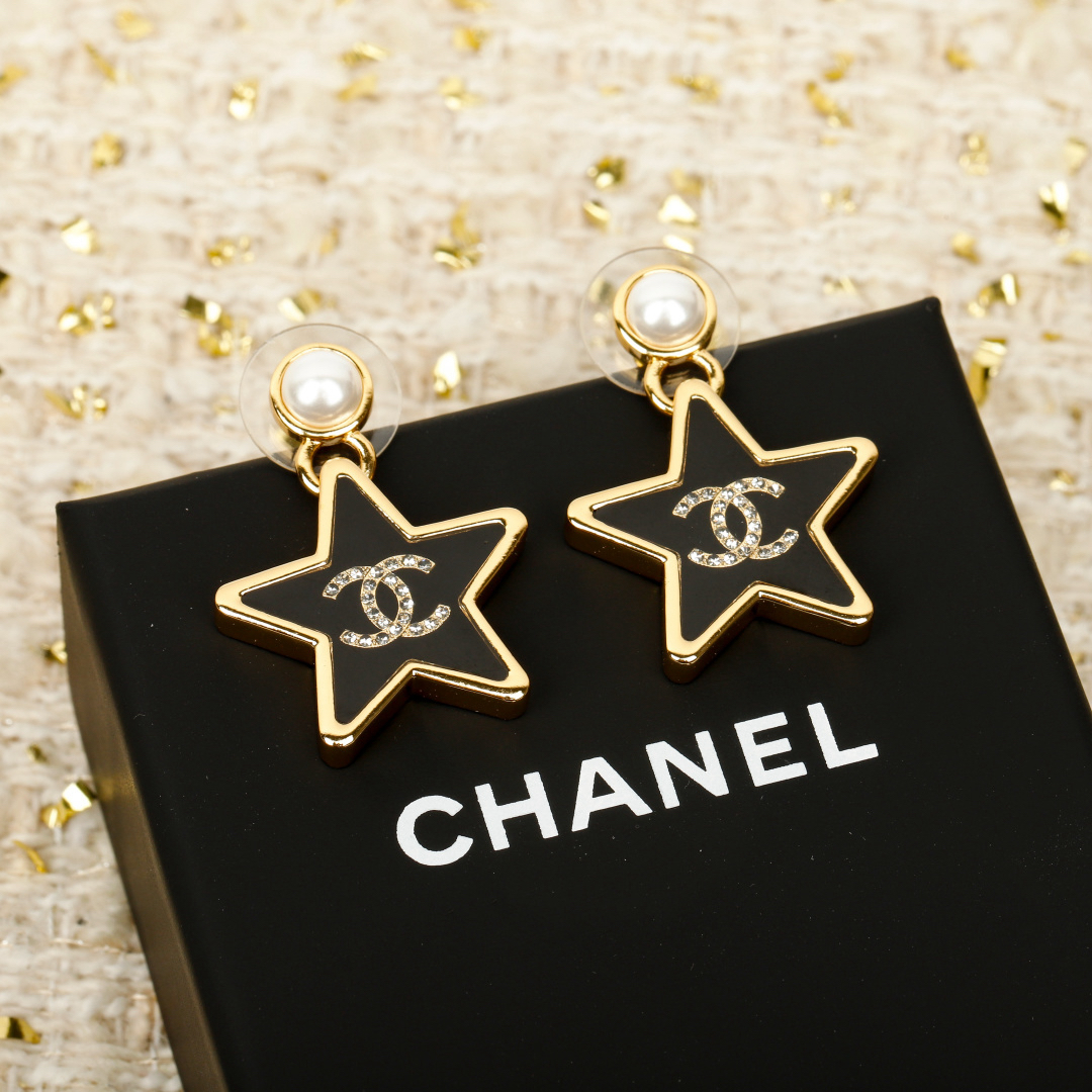 [TOP] CHANEL Earrings - Gold