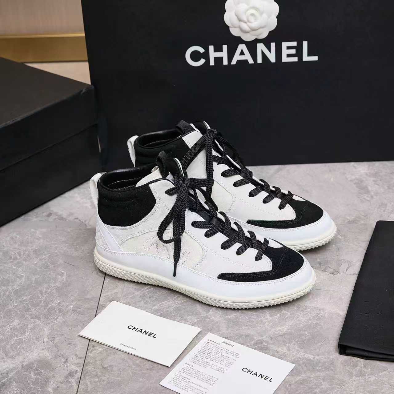 [TOP] CHANEL Sneakers - White