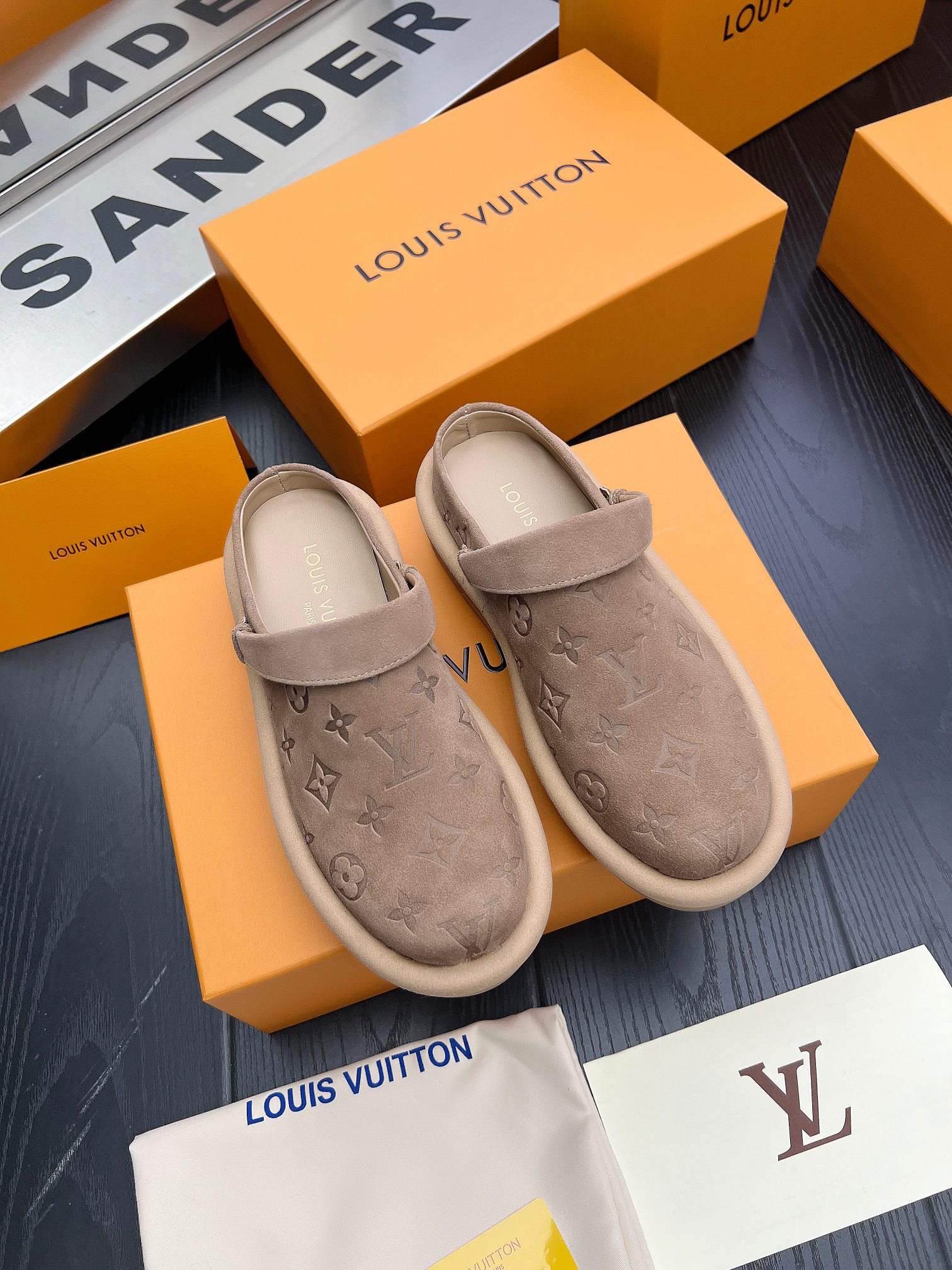 [TOP] Louis Vuitton LV Slippers - Brown - 711 Luxury