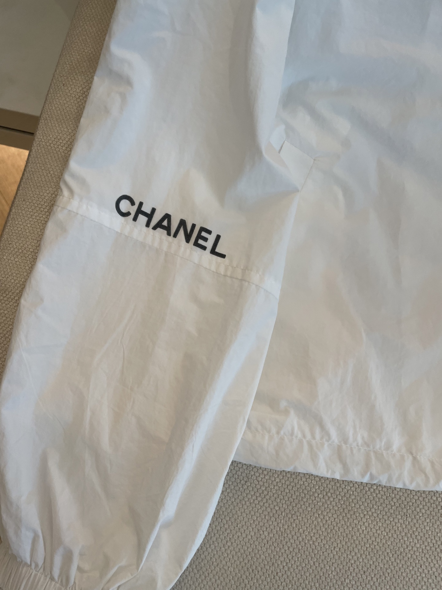 [TOP] CHANEL Coat - White