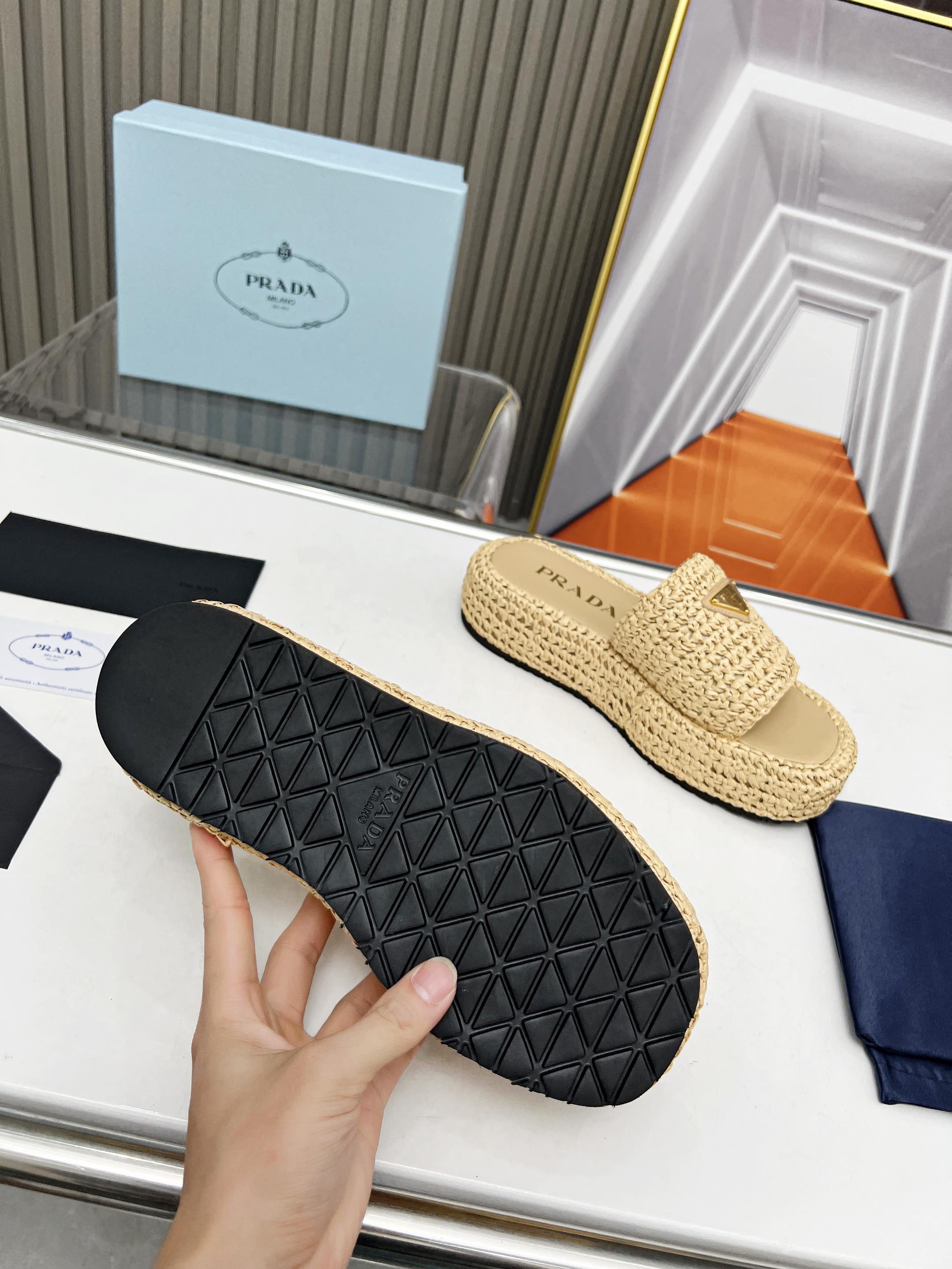 [TOP] PRADA  Platform Sandals - Khaki