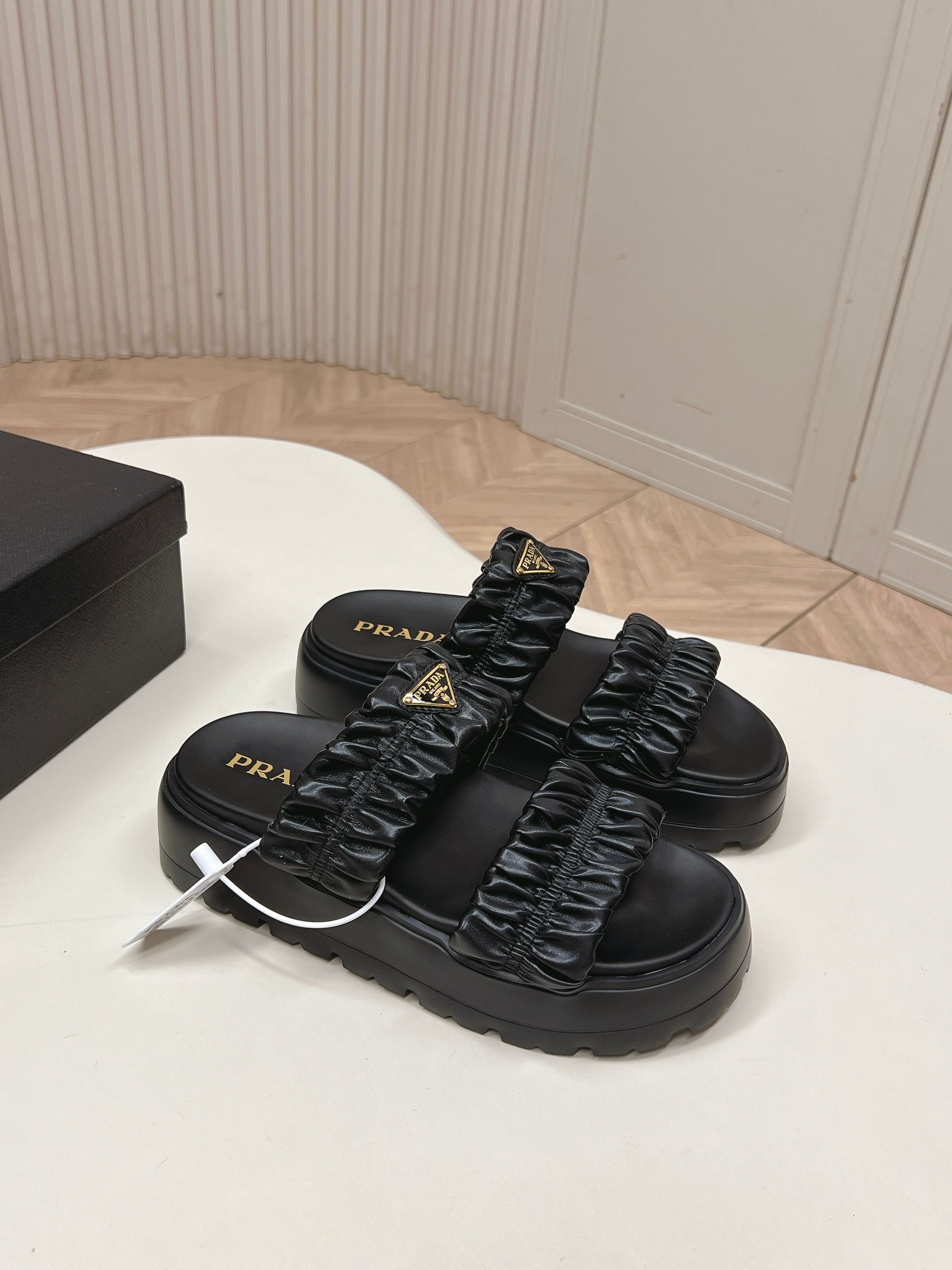 [TOP] PRADA Slippers - Black - 711 Luxury