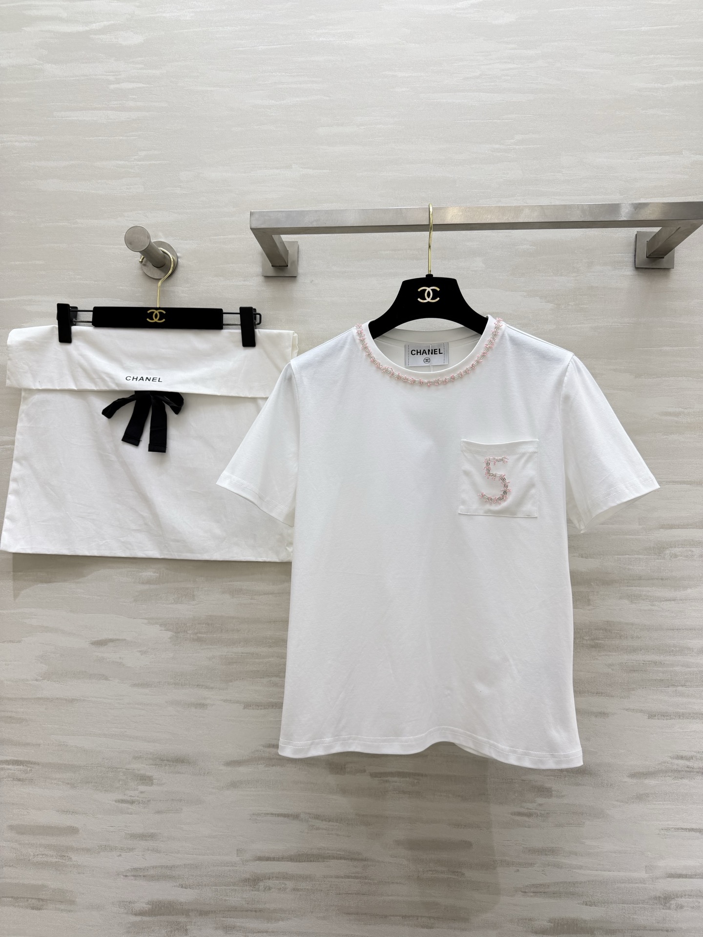 [TOP] CHANEL T-shirt - White - 711 Luxury