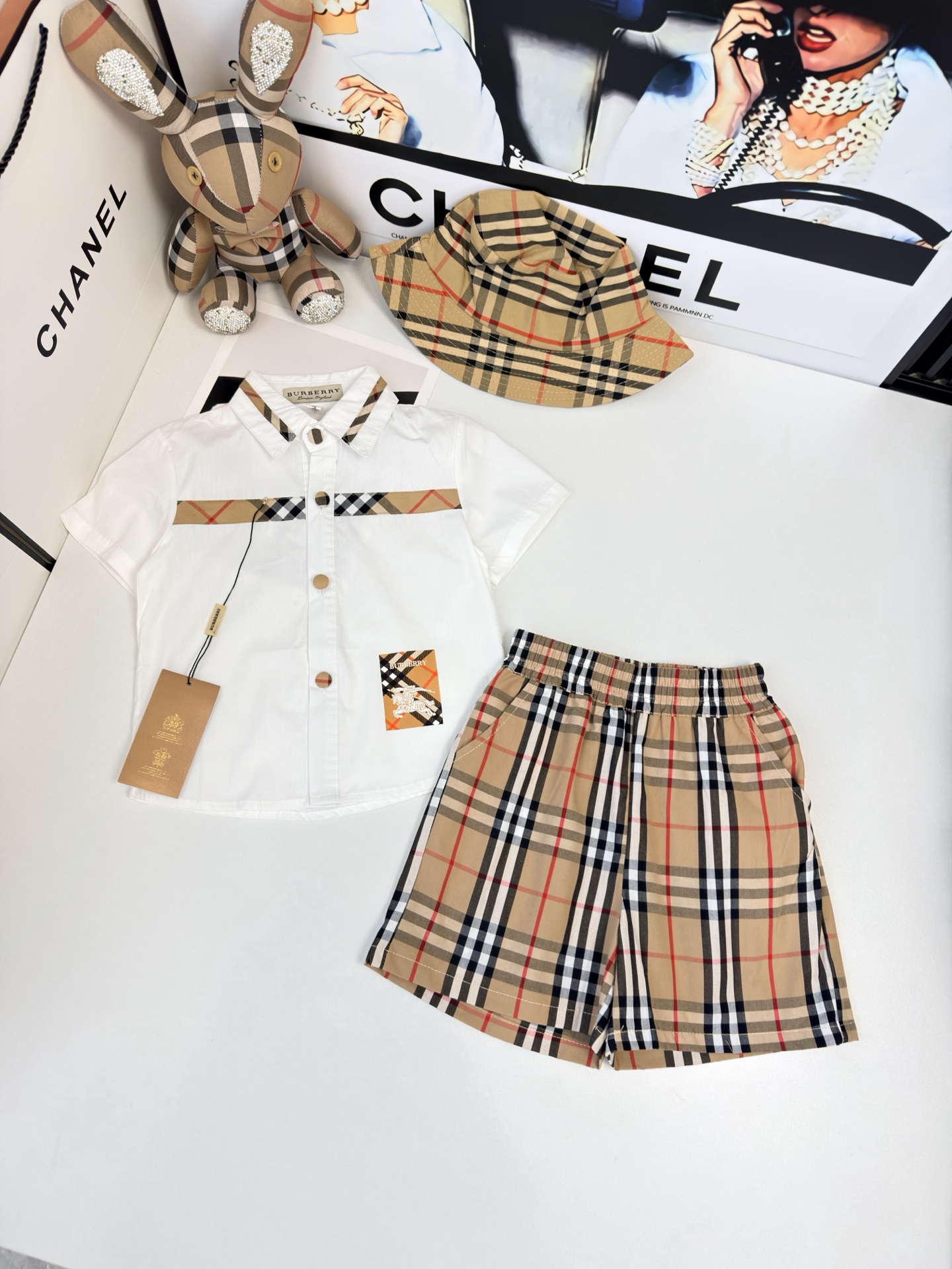 Burberry Unisex Kids White Vintage Plaid Spliced Short Sleeve Shirt & Plaid Shorts Two Piece Set With Bucket Hat Boys Girls Sizes 90-150