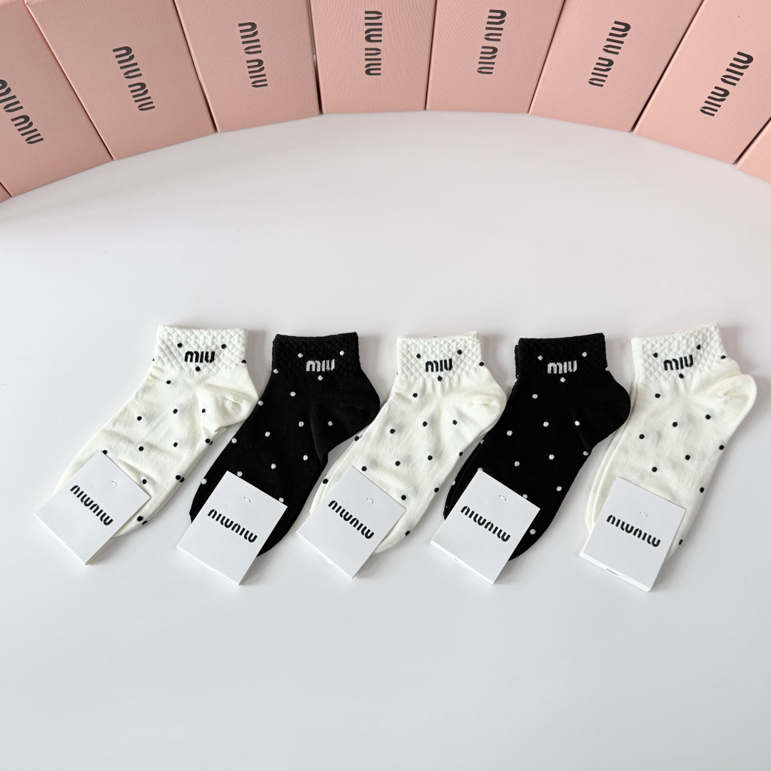 [TOP] Miu Miu Socks - 5 Pieces as a Set - 711 Luxury