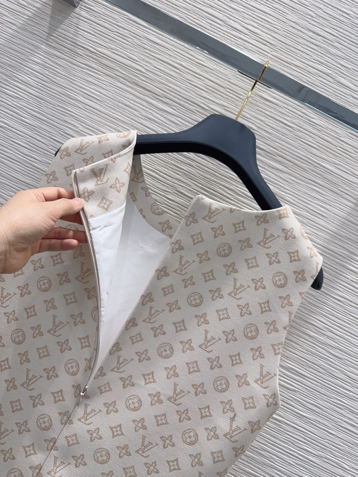 [TOP] Louis Vuitton LV Dress - White