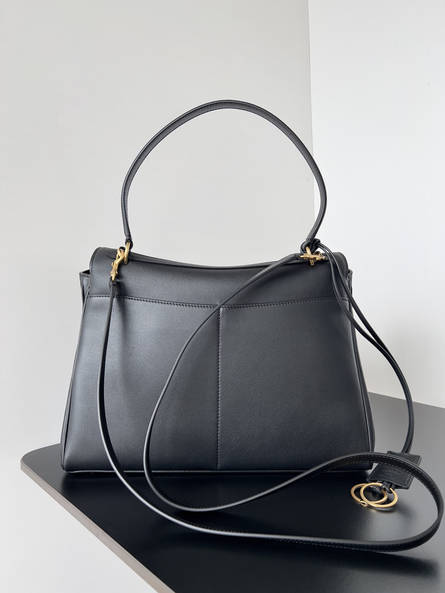 [TOP] BALENCIAGA Rodeo Bag 35x23.3x10.9cm - Black & GHW - 711 Luxury