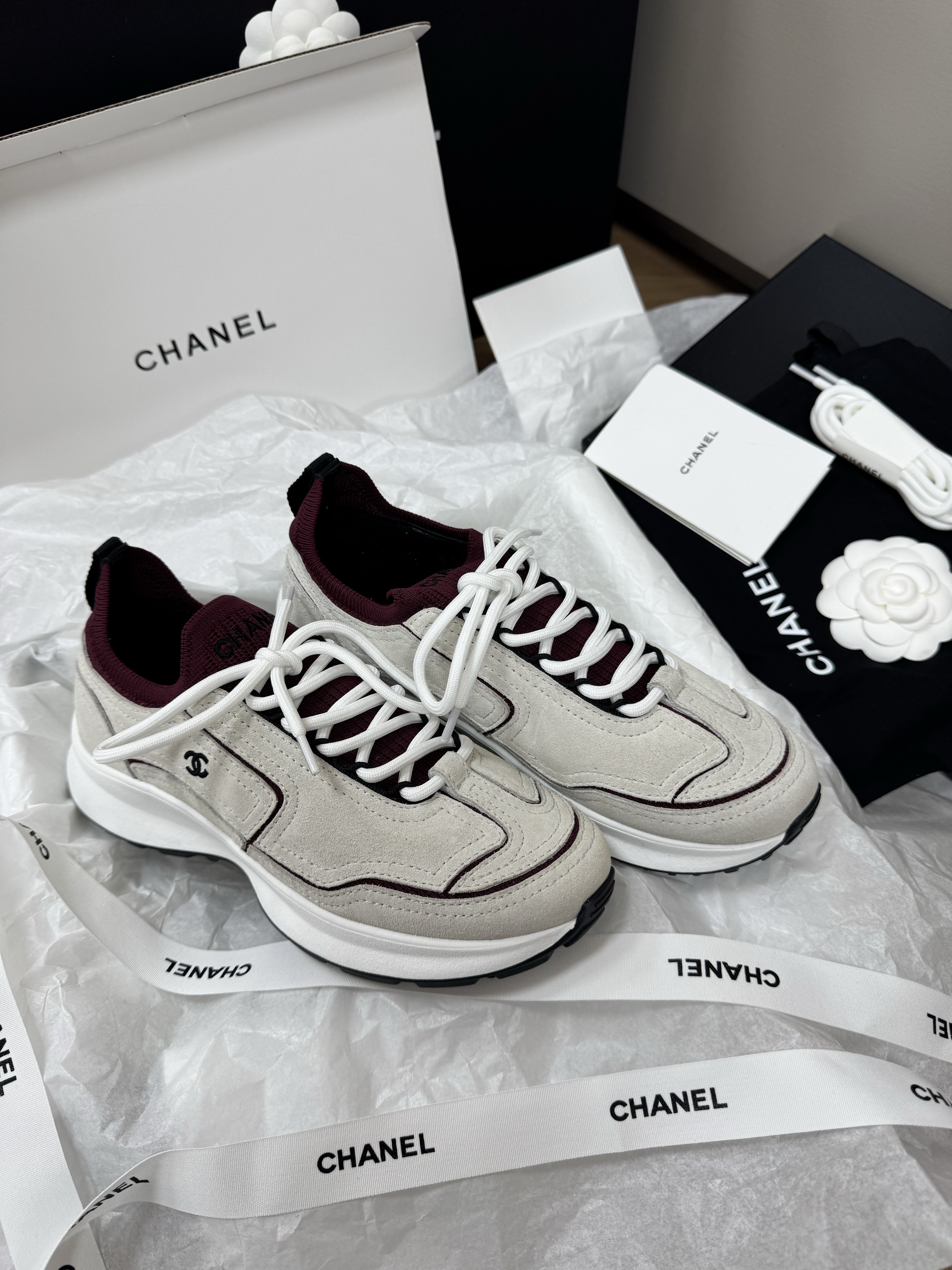 Chanel black Shoes CHANEL Sneakers Calfskin Mixed Fibers Ivory Black #395643 View 2 | Nigo Office