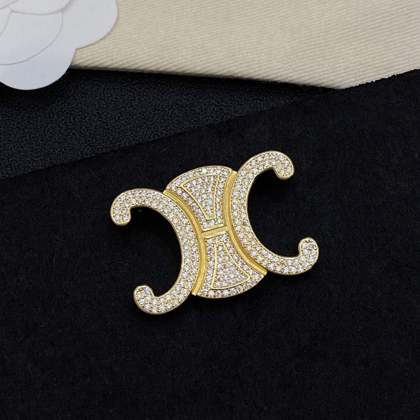 [TOP] CELINE Brooch - Gold - 711 Luxury