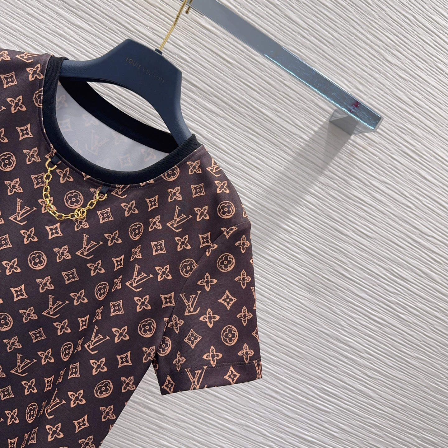 [TOP] Louis Vuitton LV T-shirt + Shorts Set - Brown
