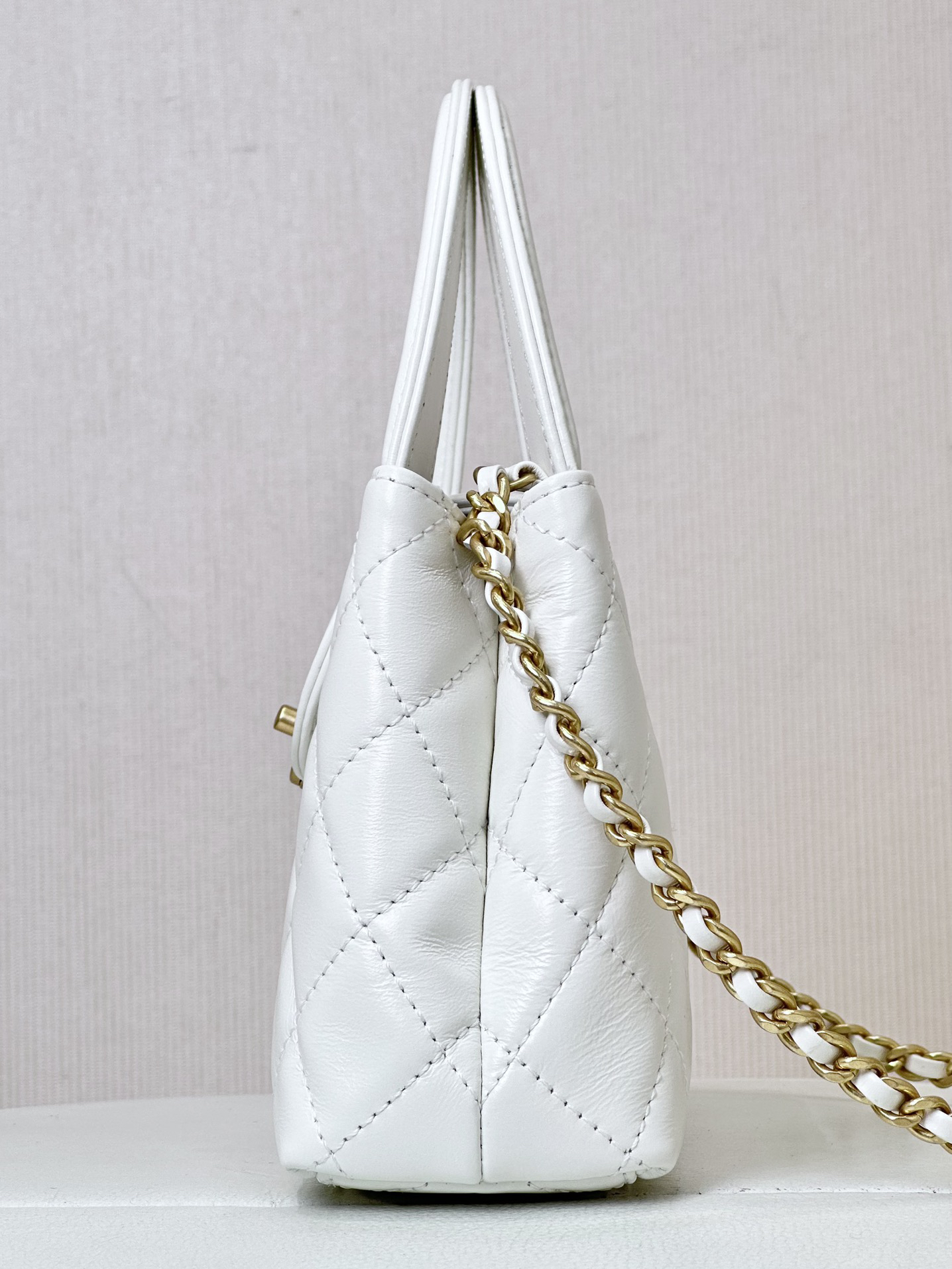 [TOP] CHANEL Kelly Bag Cowhide 13x19x7cm - White - 711 Luxury
