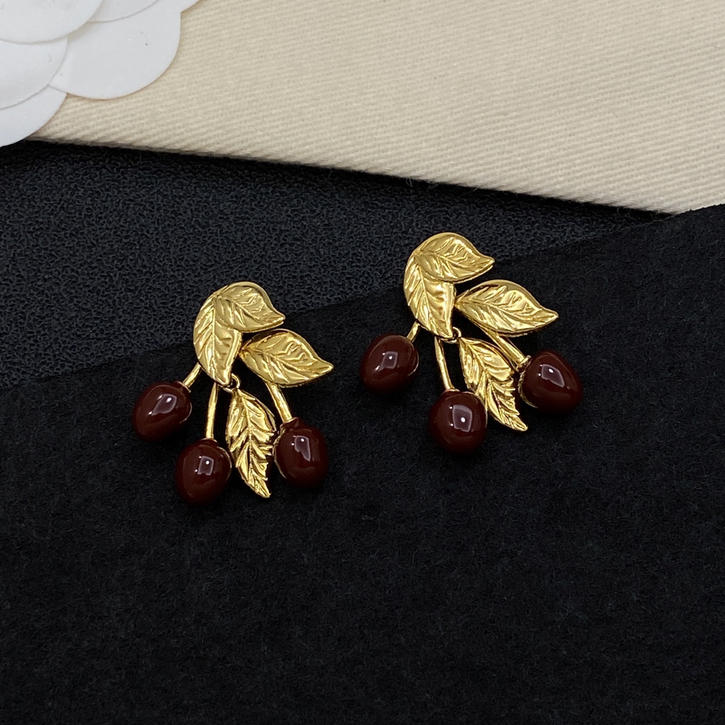 [TOP] Yves Saint Laurent YSL Earrings - Gold - 711 Luxury