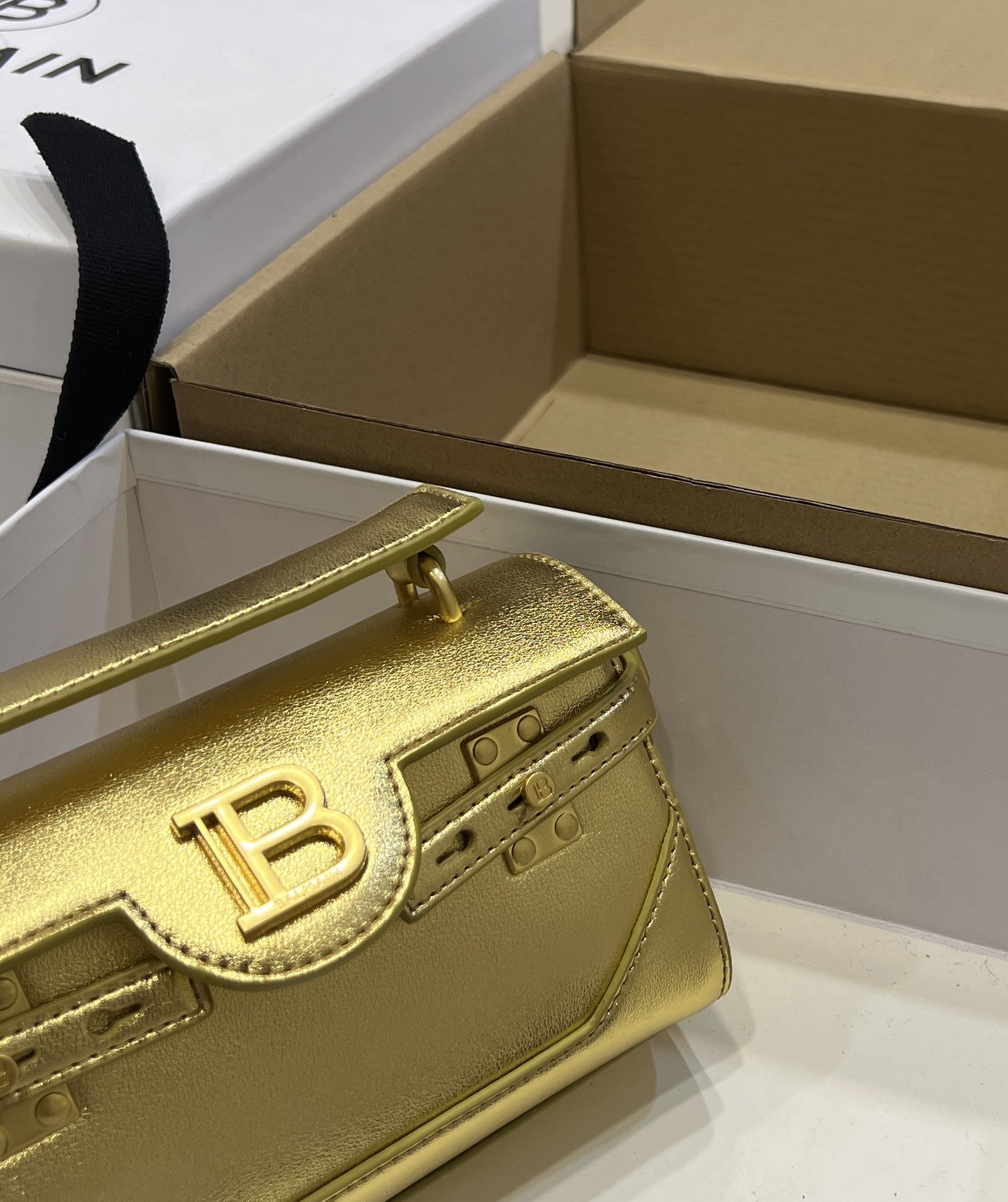 [TOP] BALMAIN Cowhide Bag 19*12*7.5 CM - Gold - 711 Luxury