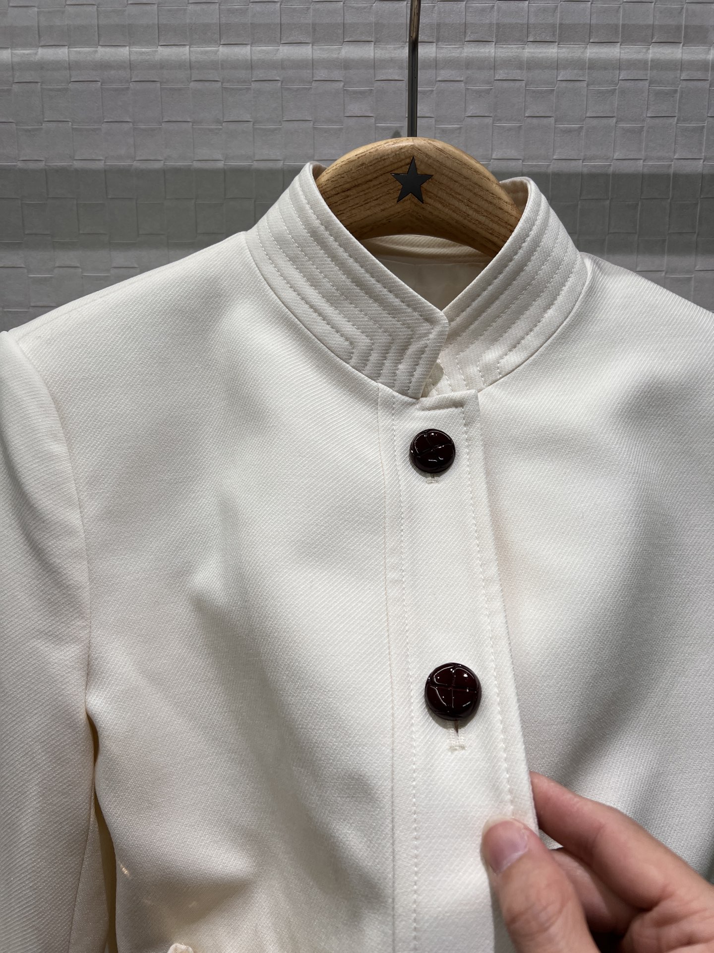 [TOP] VALENTINO Stand-up Collar Short Jacket - White