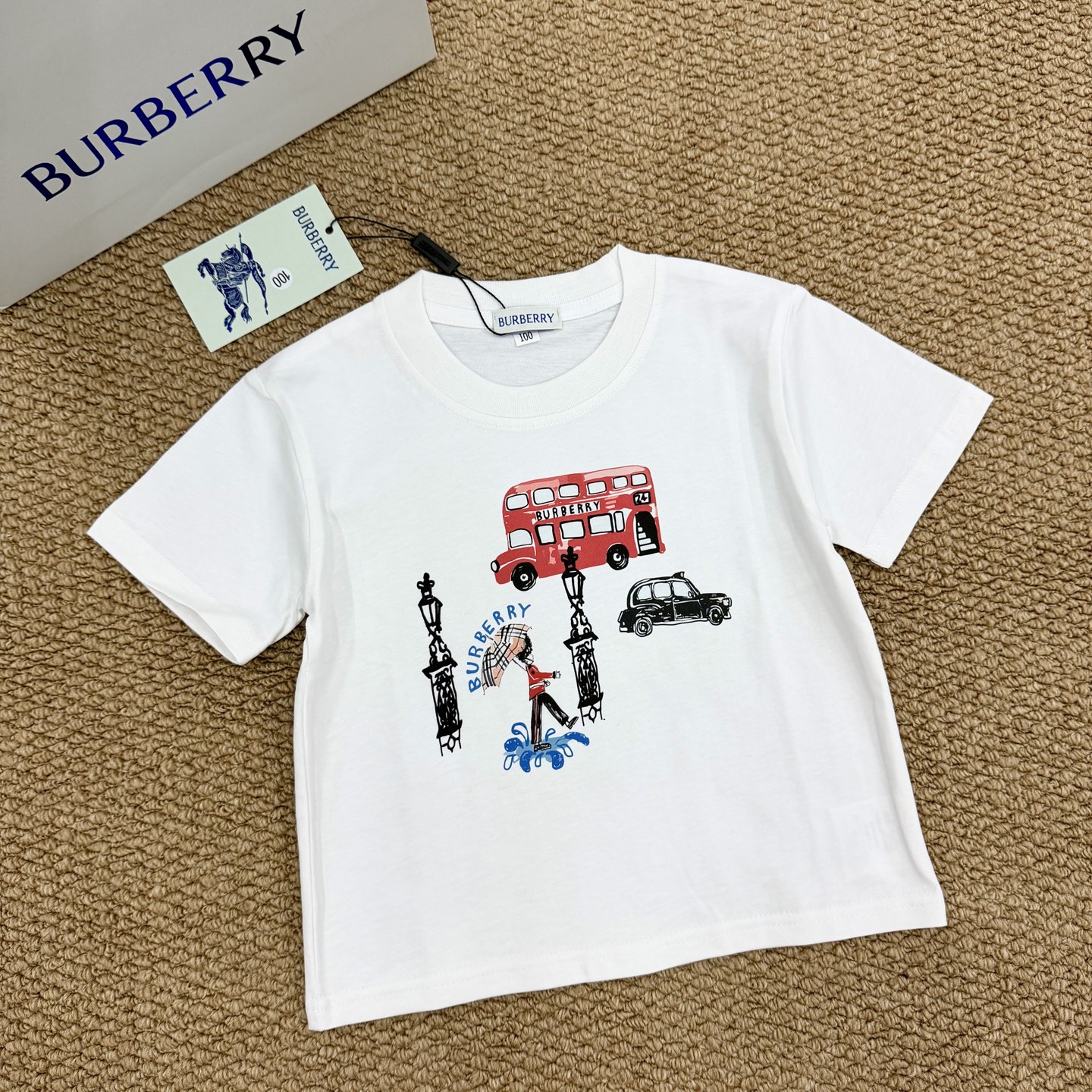 Burberry Unisex Kids White London Bus Graphic Short Sleeve Crew Neck T-Shirt Boys Girls Sizes 90-160