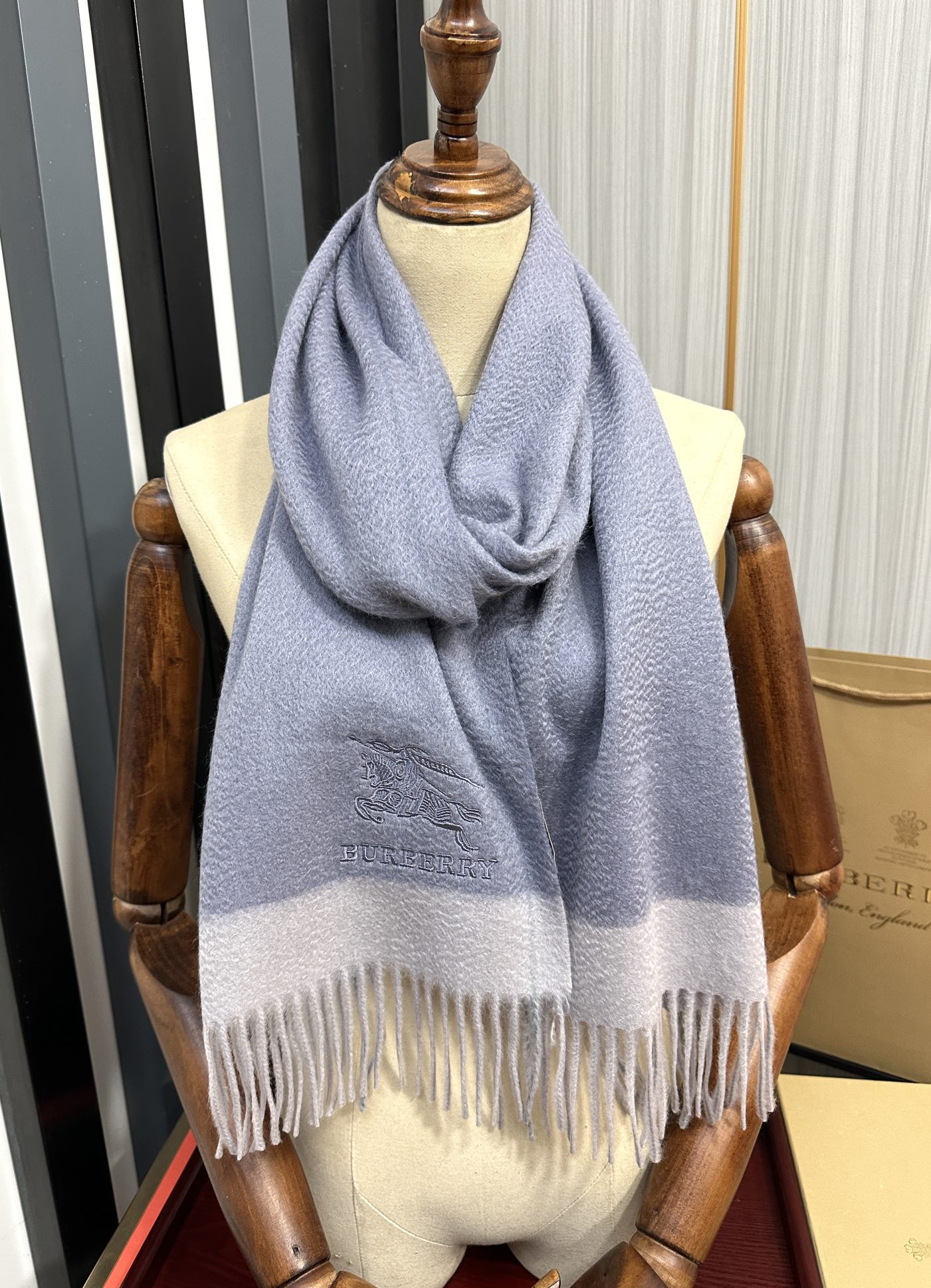 [TOP] BURBERRY Cashmere Scarf -32x200 cm - Blue