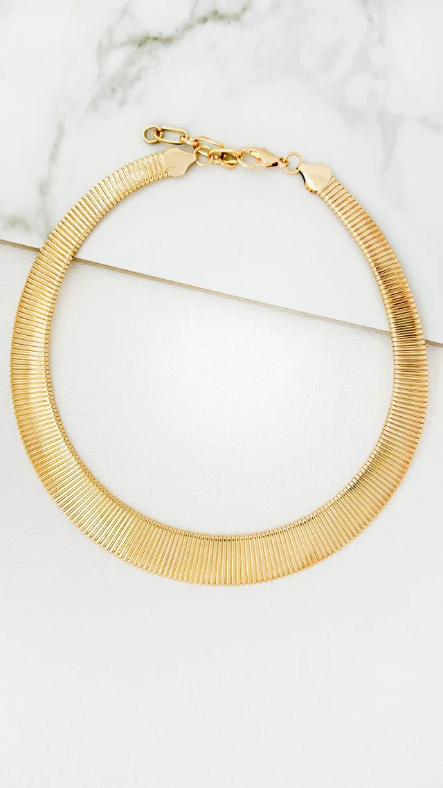 Flat Metal Ribbed Detail Choker (2 Colours)