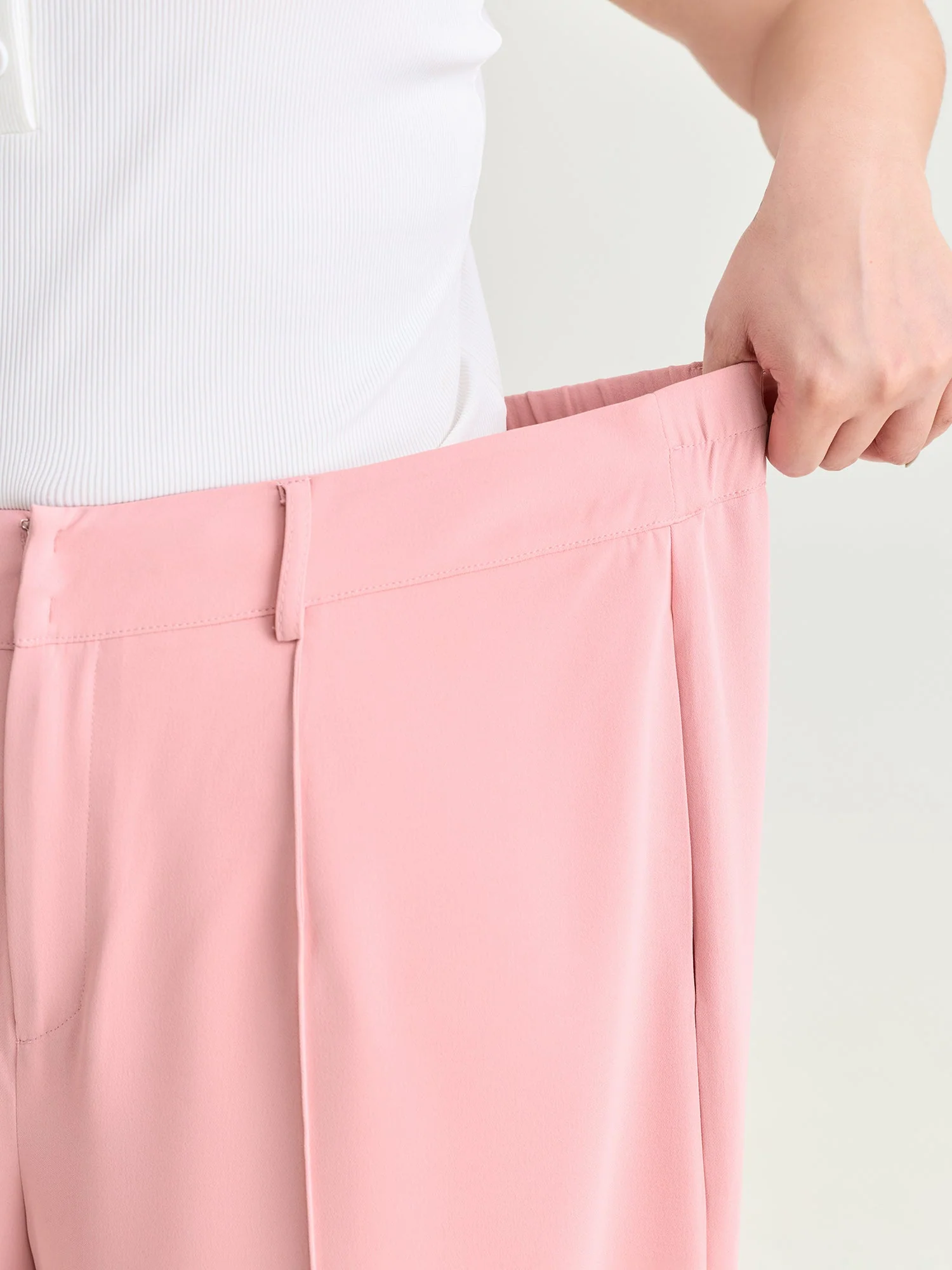 Seamed Curve-Friendly Plain Pants
