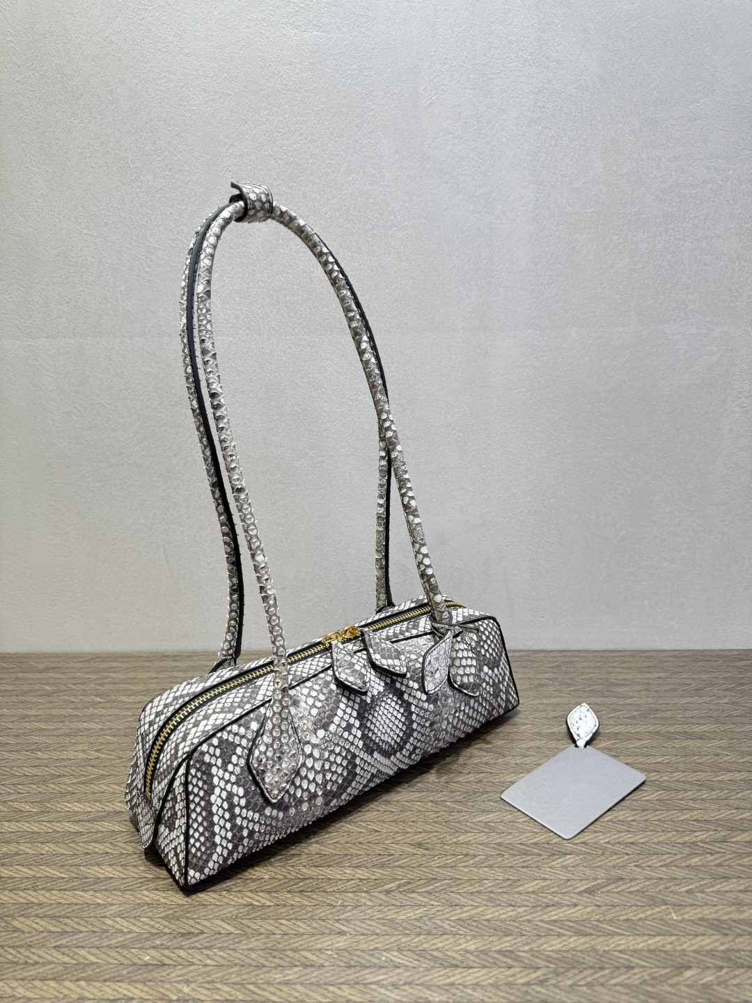[TOP] ALAIA Python Skin Bag 27-8.5-8 CM - White and Black - 711 Luxury