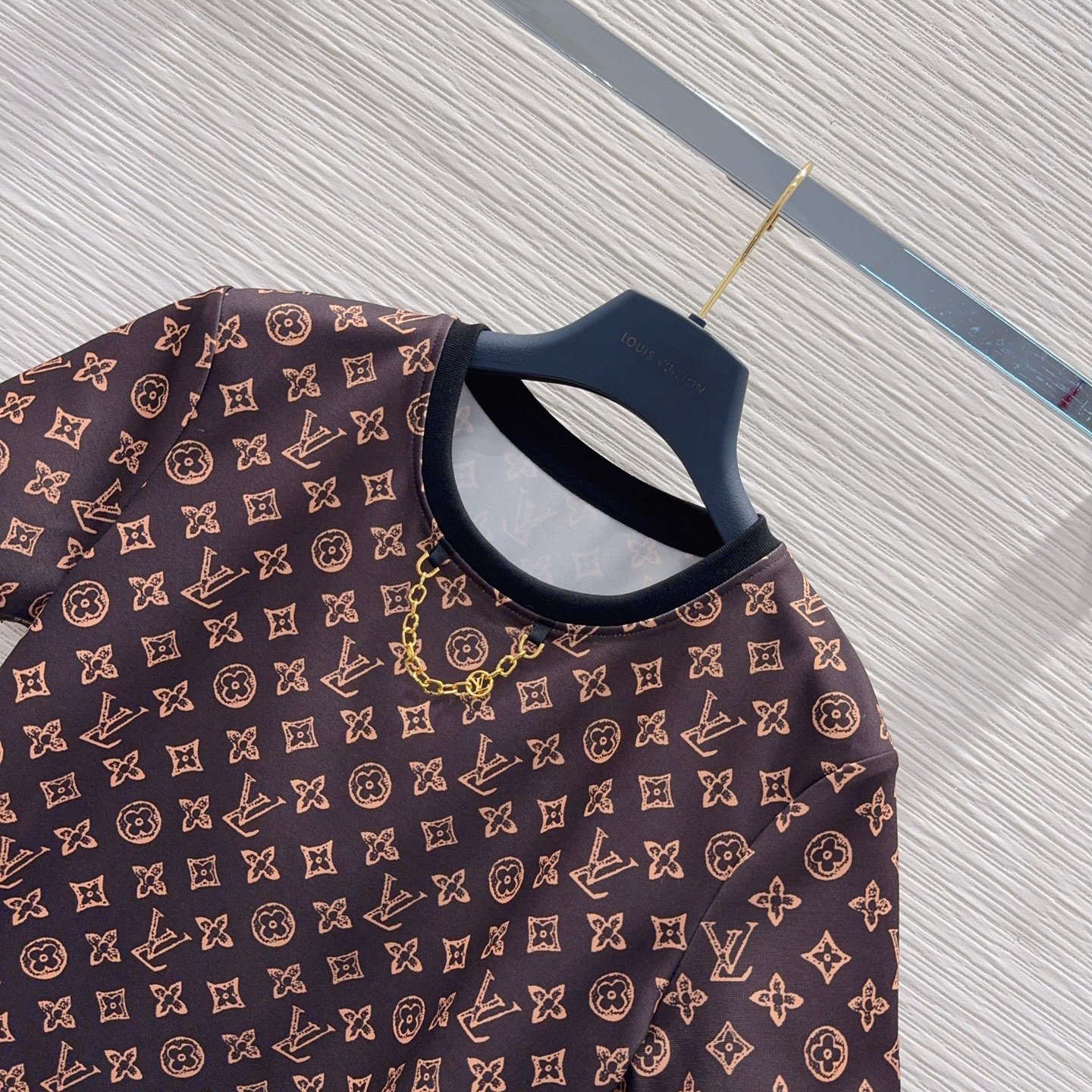[TOP] Louis Vuitton LV T-shirt + Shorts Set - Brown