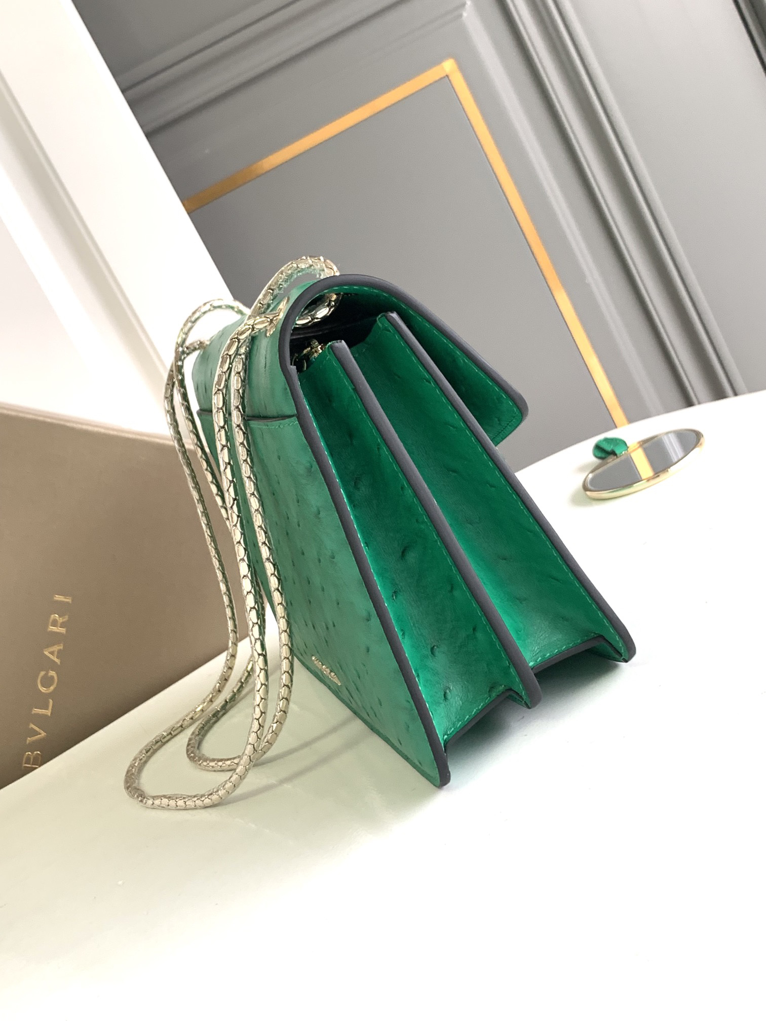 [TOP] BVLGARI Serpenti Forever Bag Ostrich-patterned Calfskin 25x16.5x8cm - Green
