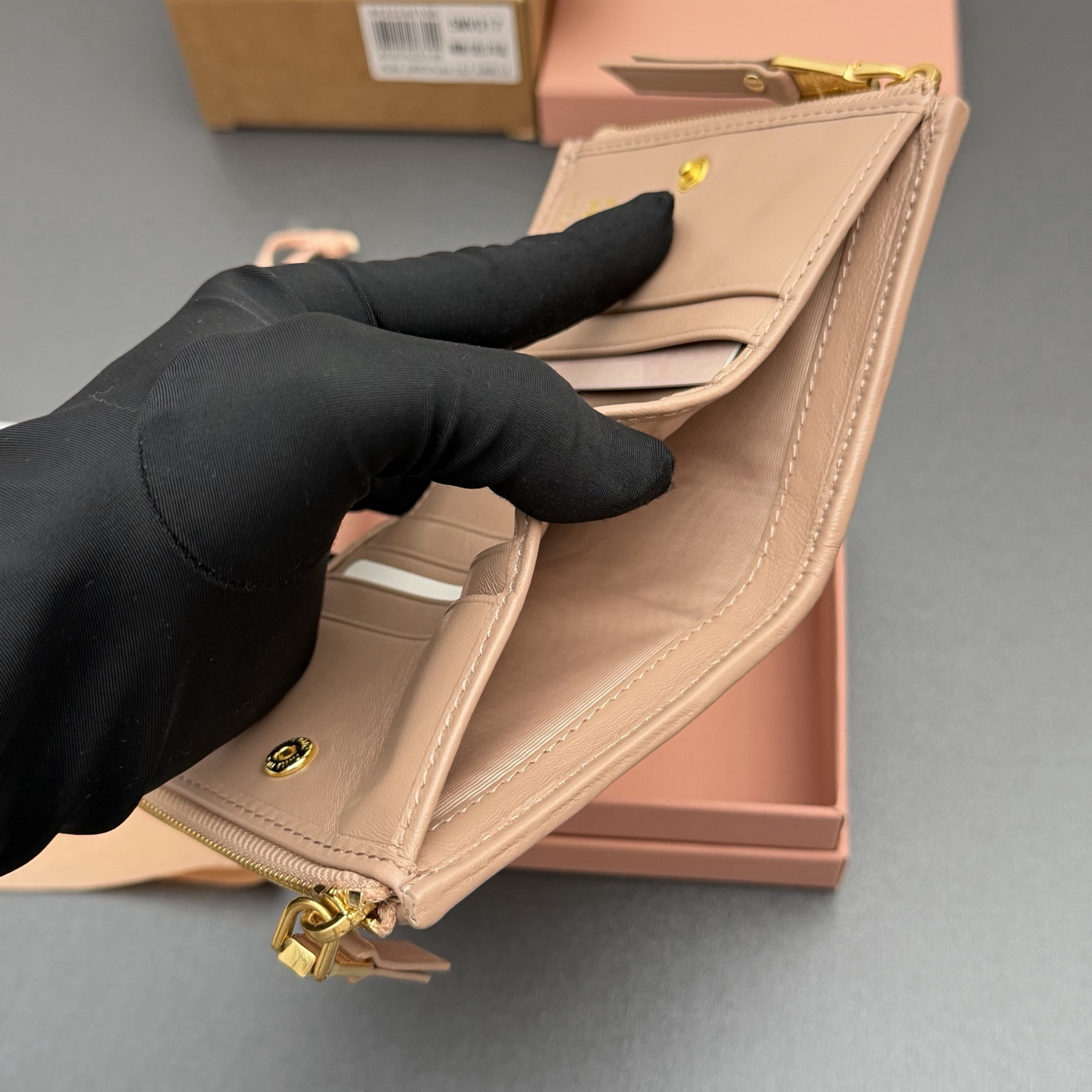 [TOP] Miu Miu  Wallet 11 x 9.2cm - Nude Pink