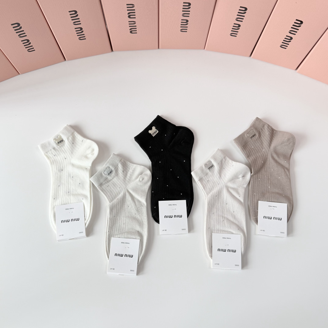 [TOP] Miu Miu Socks - 5 Pieces as a Set - 711 Luxury