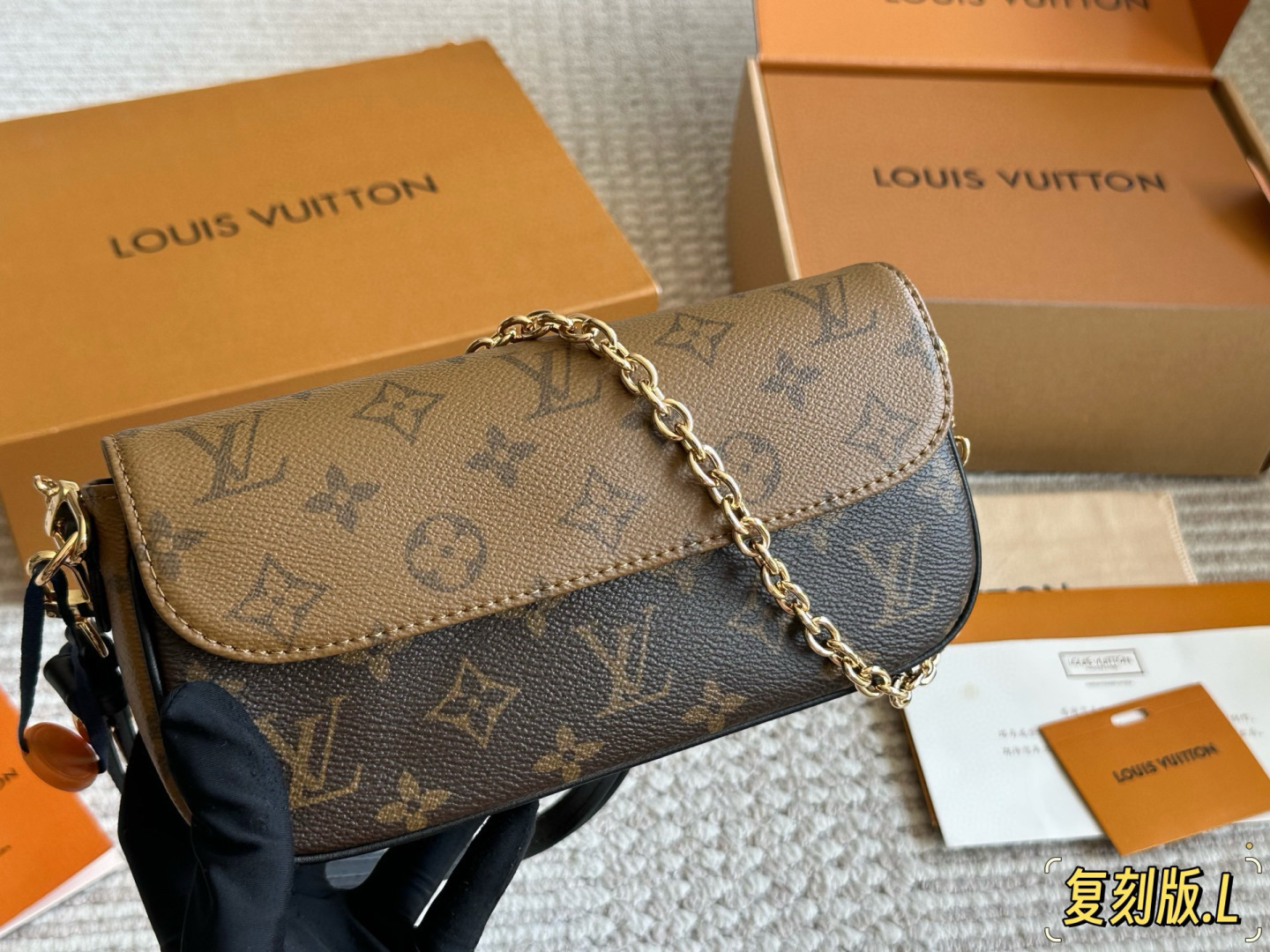 Louis Vuitton Ivy WOC Canvas Leather Handbag with Chain Strap (Replica)