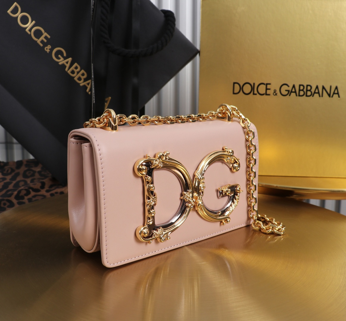 [TOP] Dolce & Gabbana D&G Girls Bag  Cowhide 18x10x5cm - Pink - 711 Luxury