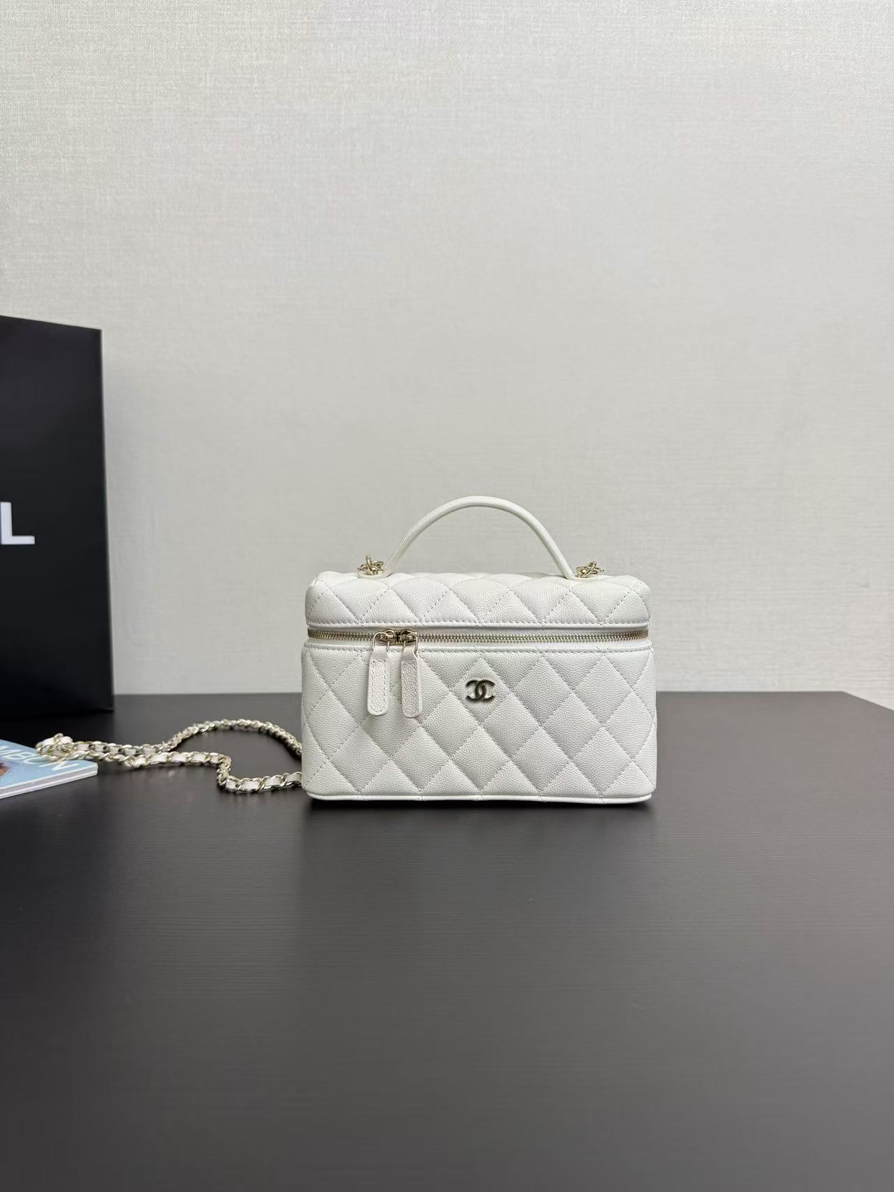[TOP] CHANEL Vanity Case Bag 19cm - White - 711 Luxury