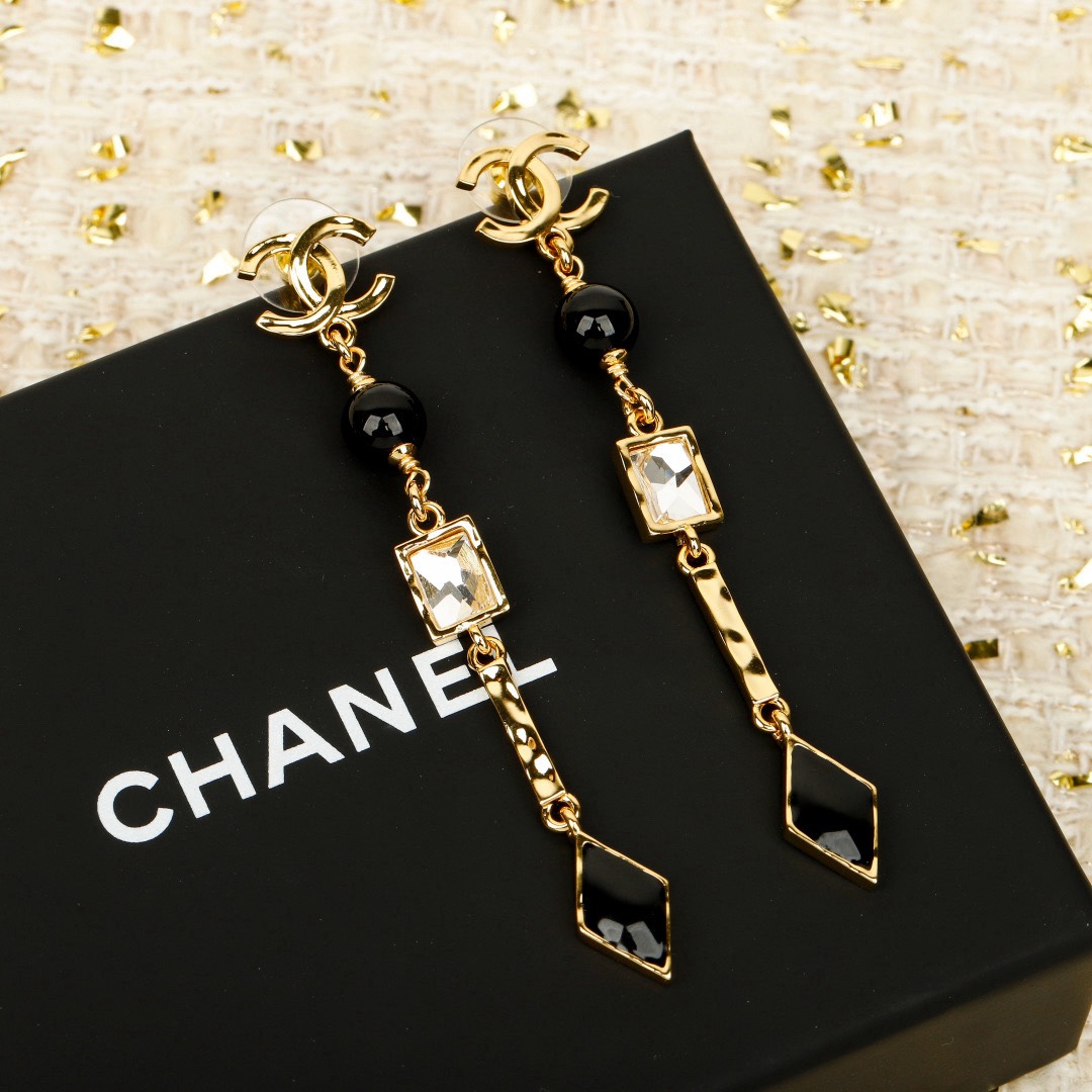 [TOP] CHANEL Earrings - Gold