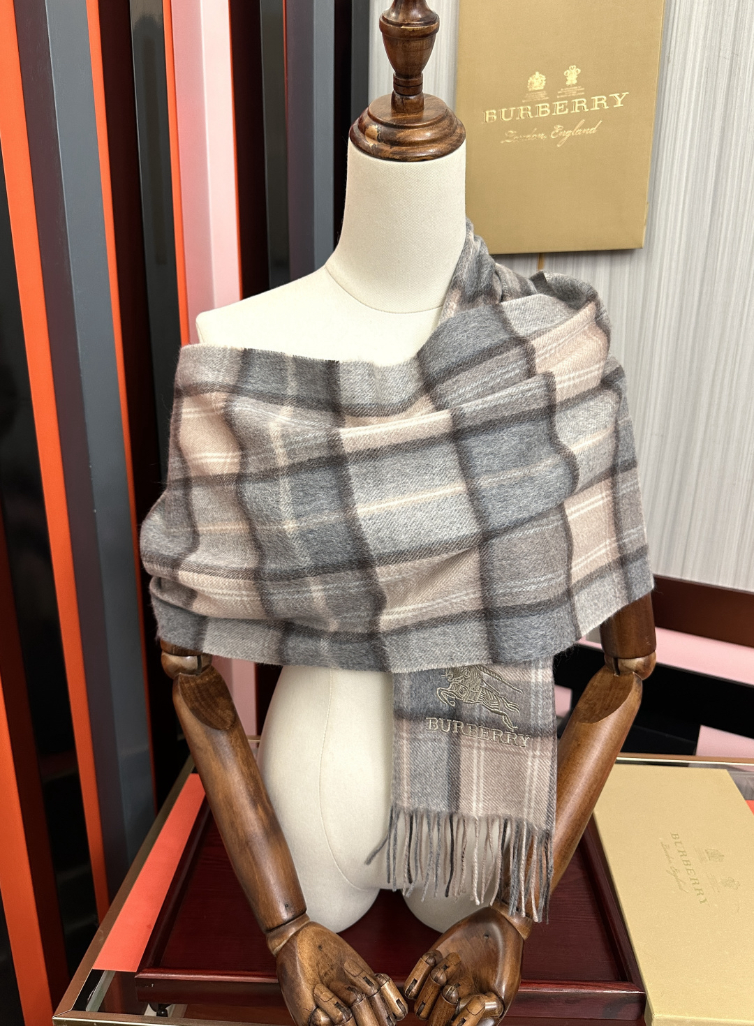 [TOP] BURBERRY Scarf 32x180cm - Grey - 711 Luxury