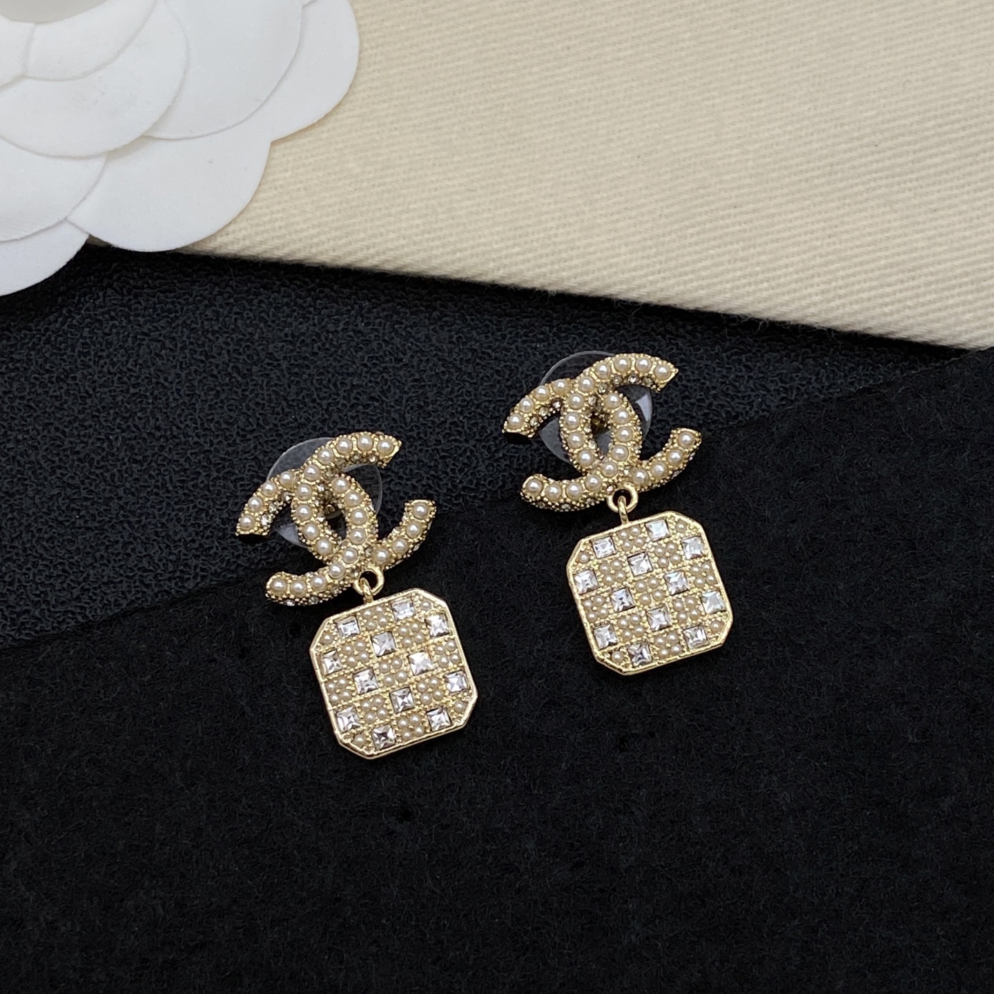 [TOP] CHANEL Earrings - Gold - 711 Luxury