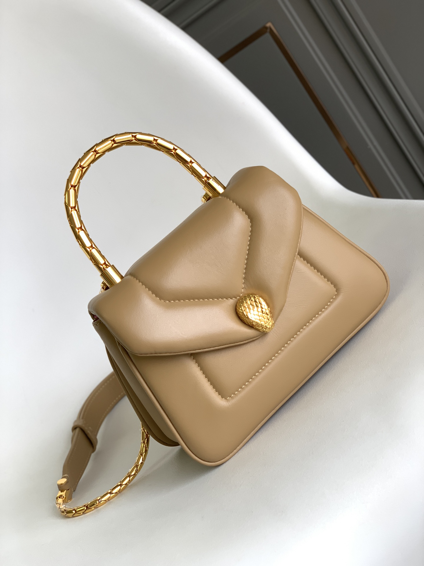 [TOP] BVLGARI Serpenti Reverse Bag Calfskin 20x14x10cm - Khaki