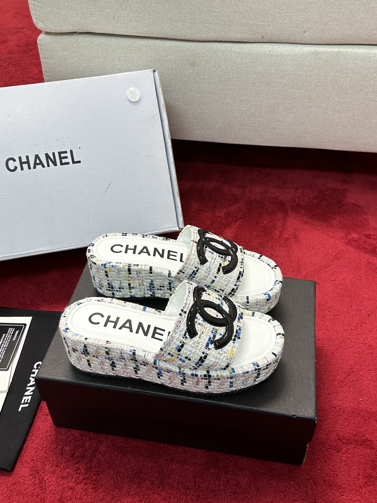 [TOP] CHANEL Sandals - White